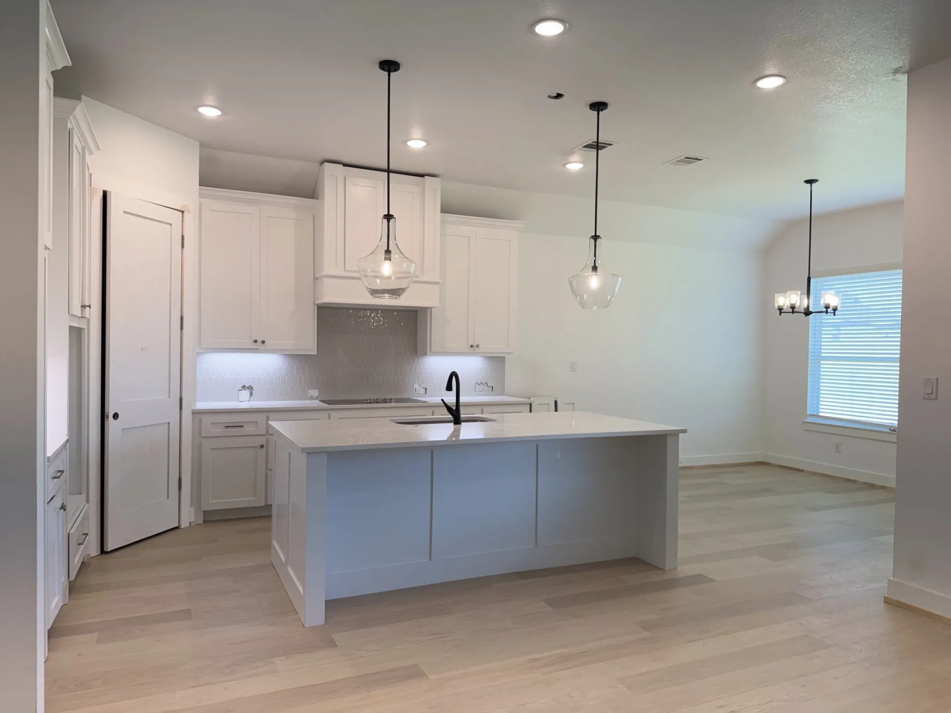 Single Family Residence For Sale in Mc Lennan County , 1336 Tahonta Drive, Hewitt, Texas 76643, 4 Bedroom, 3 Bathroom, 2 Garage spaces, 2,438 Sqft, built in 2026, mls#21383698, Real Estate Agent in Hewitt, Homes For Sale in Mc Lennan county, Homes For Sale in Hewitt, Realtor in Hewitt Texas, Real Estate Brokerage Independent Realty Texas, Luminita Cordes Realtor