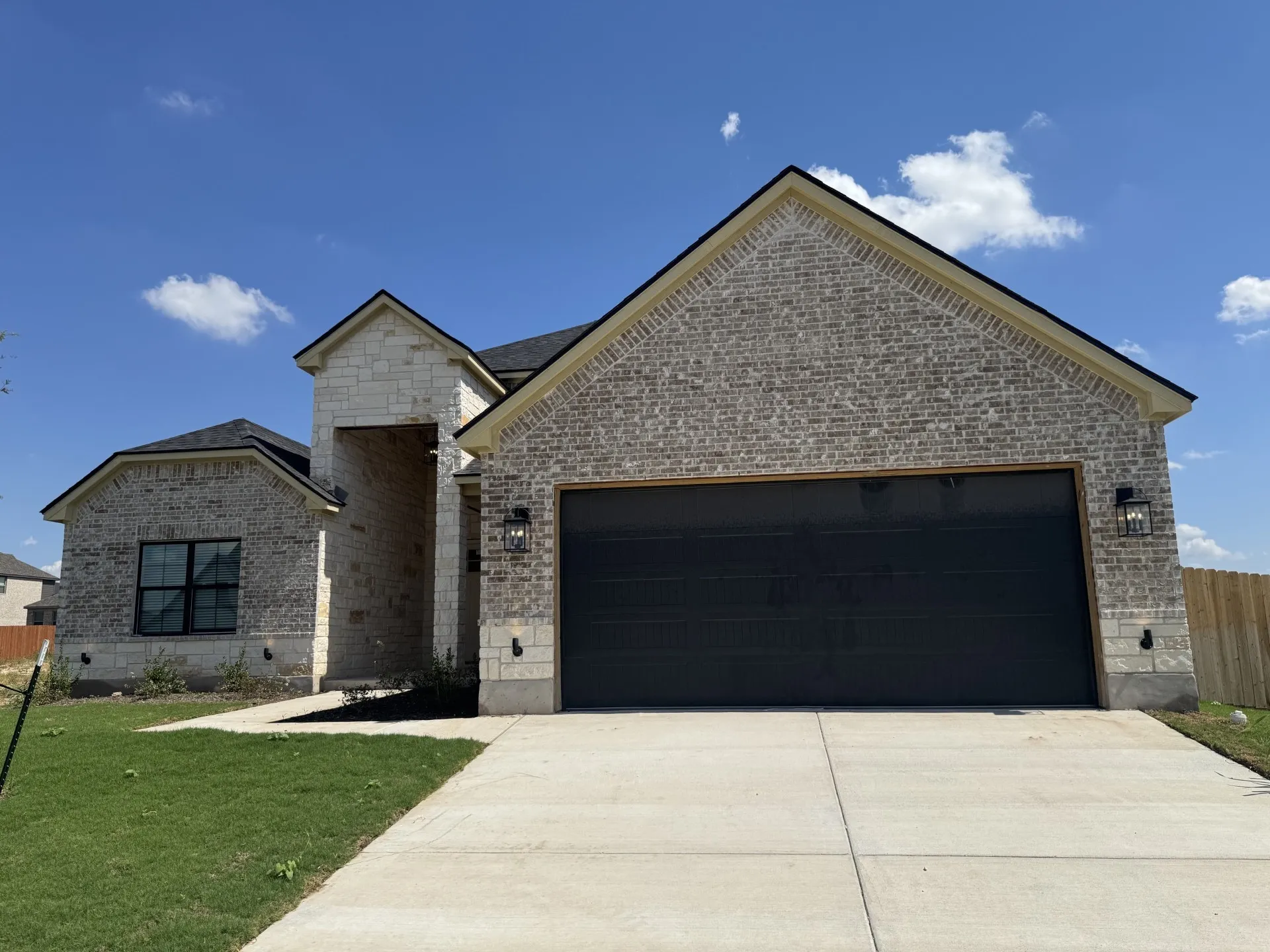 Single Family Residence For Sale in Mc Lennan County , 1336 Tahonta Drive, Hewitt, Texas 76643, 4 Bedroom, 3 Bathroom, 2 Garage spaces, 2,438 Sqft, built in 2026, mls#21383698, Real Estate Agent in Hewitt, Homes For Sale in Mc Lennan county, Homes For Sale in Hewitt, Realtor in Hewitt Texas, Real Estate Brokerage Independent Realty Texas, Luminita Cordes Realtor