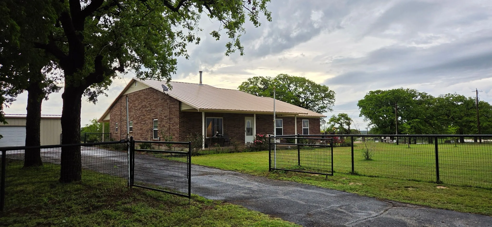 Single Family Residence For Sale in Parker County , 3559 Springfield Road, Springtown, Texas 76082, 3 Bedroom, 2 Bathroom, 5 Garage spaces, 2,304 Sqft, built in 0, mls#21385021, Real Estate Agent in Springtown, Homes For Sale in Parker county, Homes For Sale in Springtown, Realtor in Springtown Texas, Real Estate Brokerage Independent Realty Texas, Luminita Cordes Realtor