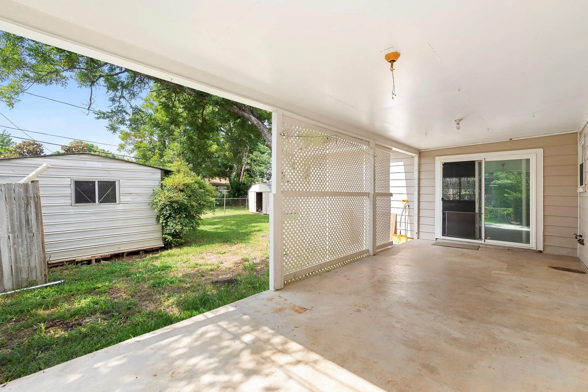 Single Family Residence For Rent in Tarrant County , 777 Cullum Avenue, Hurst, Texas 76053, 3 Bedroom, 1 Bathroom, 1 Garage spaces, 1,571 Sqft, built in 1959, mls#21380731, Real Estate Agent in Hurst, Homes For Rent in Tarrant county, Homes For Rent in Hurst, Realtor in Hurst Texas, Real Estate Brokerage Independent Realty Texas, Luminita Cordes Realtor