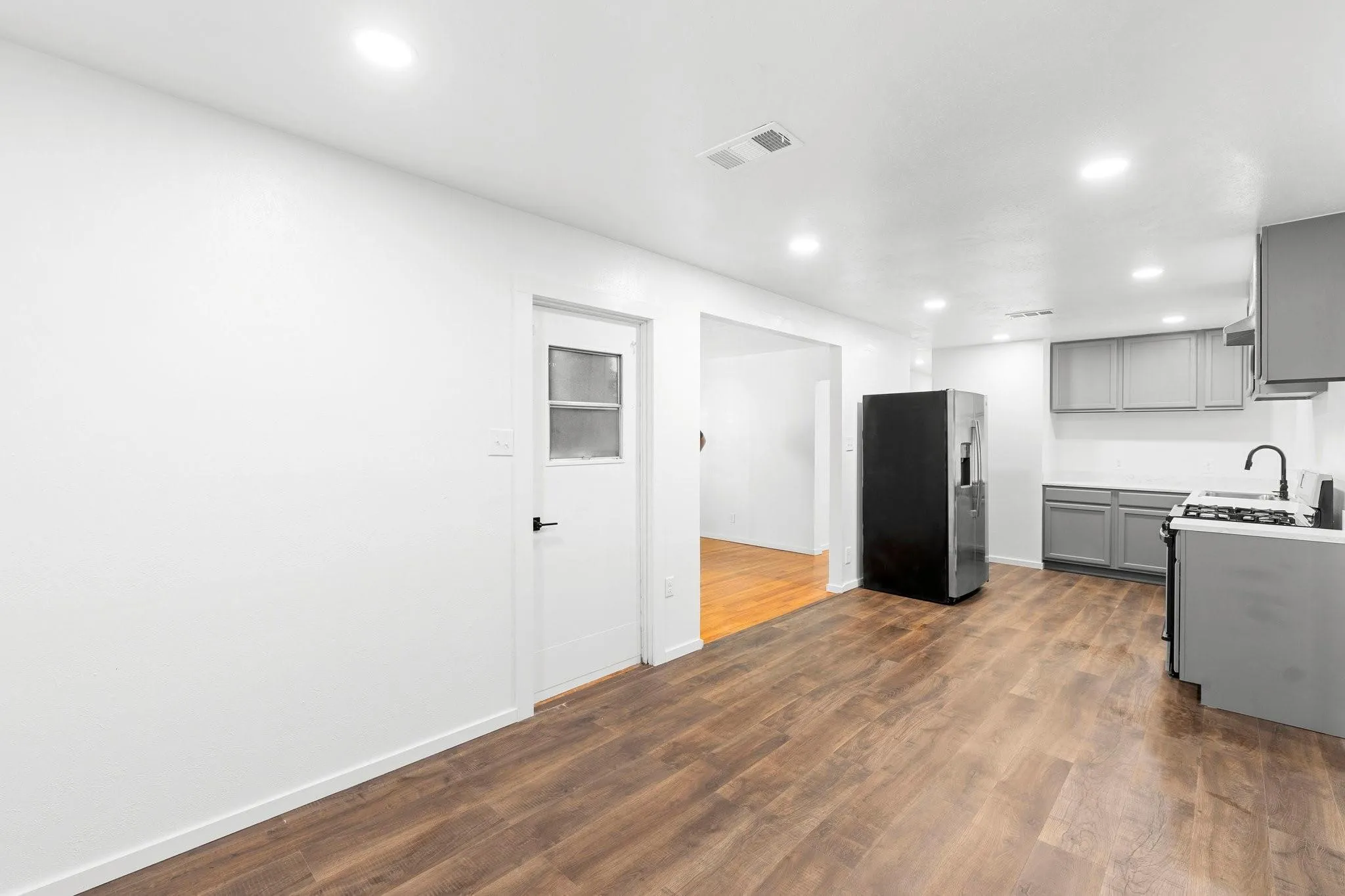 Single Family Residence For Rent in Tarrant County , 777 Cullum Avenue, Hurst, Texas 76053, 3 Bedroom, 1 Bathroom, 1 Garage spaces, 1,571 Sqft, built in 1959, mls#21380731, Real Estate Agent in Hurst, Homes For Rent in Tarrant county, Homes For Rent in Hurst, Realtor in Hurst Texas, Real Estate Brokerage Independent Realty Texas, Luminita Cordes Realtor