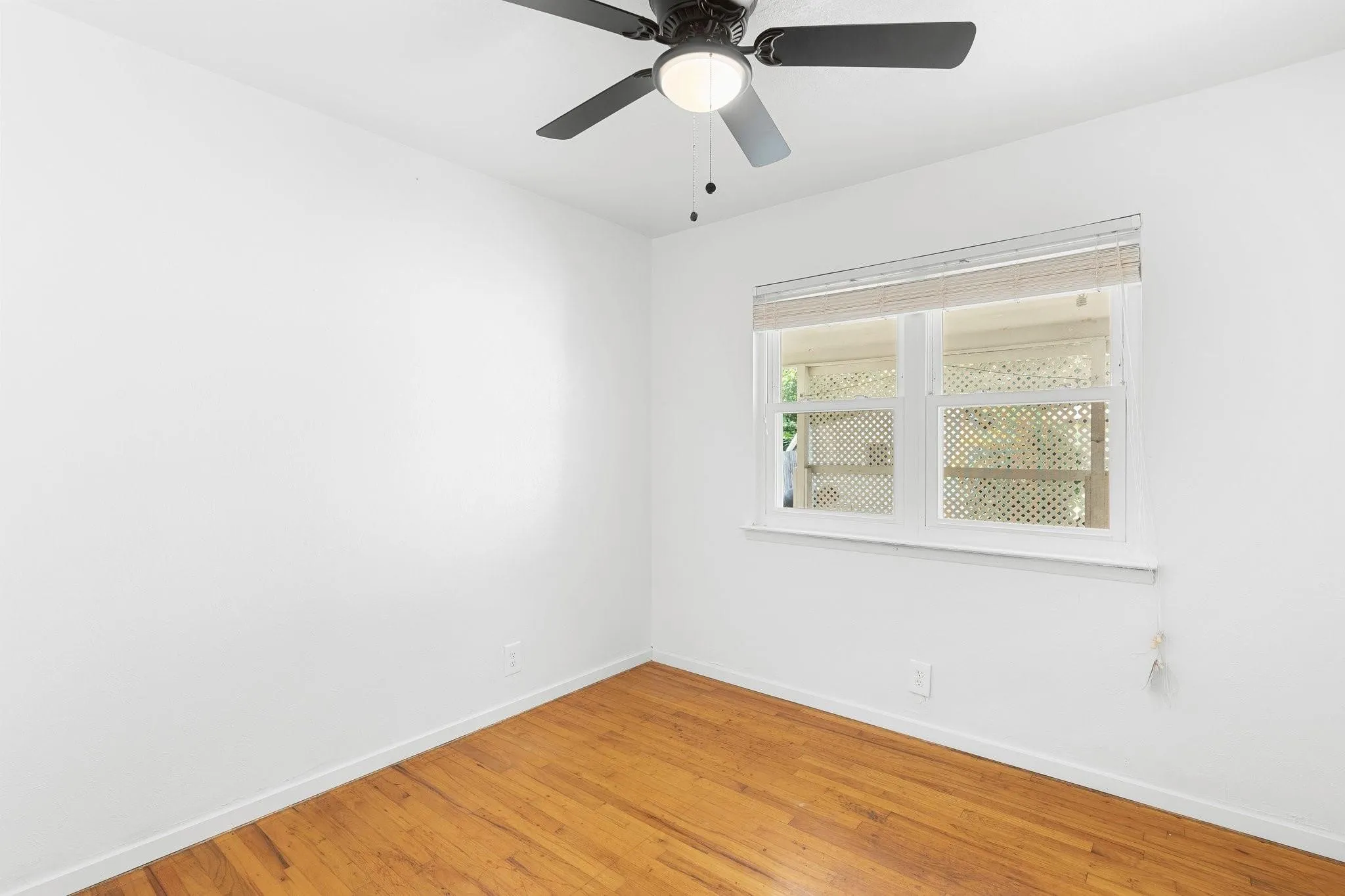 Single Family Residence For Rent in Tarrant County , 777 Cullum Avenue, Hurst, Texas 76053, 3 Bedroom, 1 Bathroom, 1 Garage spaces, 1,571 Sqft, built in 1959, mls#21380731, Real Estate Agent in Hurst, Homes For Rent in Tarrant county, Homes For Rent in Hurst, Realtor in Hurst Texas, Real Estate Brokerage Independent Realty Texas, Luminita Cordes Realtor