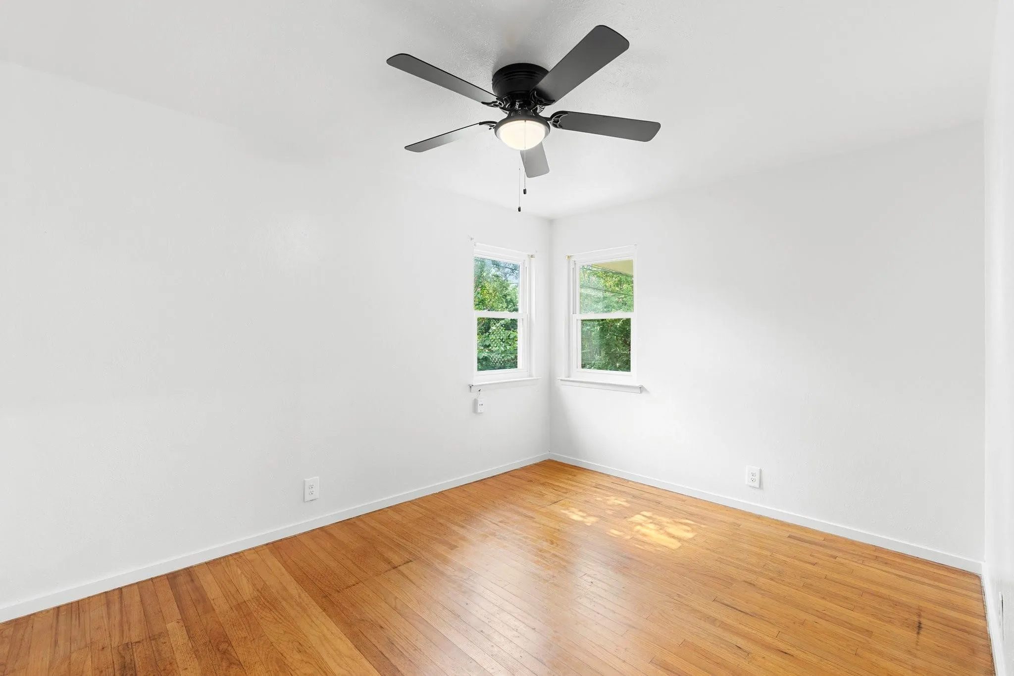 Single Family Residence For Rent in Tarrant County , 777 Cullum Avenue, Hurst, Texas 76053, 3 Bedroom, 1 Bathroom, 1 Garage spaces, 1,571 Sqft, built in 1959, mls#21380731, Real Estate Agent in Hurst, Homes For Rent in Tarrant county, Homes For Rent in Hurst, Realtor in Hurst Texas, Real Estate Brokerage Independent Realty Texas, Luminita Cordes Realtor