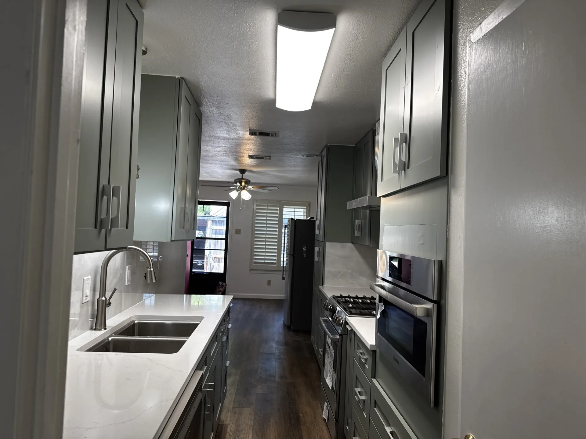 Townhouse For Sale in Dallas County , 13853 Leinsper Green Street, Dallas, Texas 75240, 3 Bedroom, 2 Bathroom, 2 Garage spaces, 1,430 Sqft, built in 1969, mls#21385022, Real Estate Agent in Dallas, Homes For Sale in Dallas county, Homes For Sale in Dallas, Realtor in Dallas Texas, Real Estate Brokerage Independent Realty Texas, Luminita Cordes Realtor