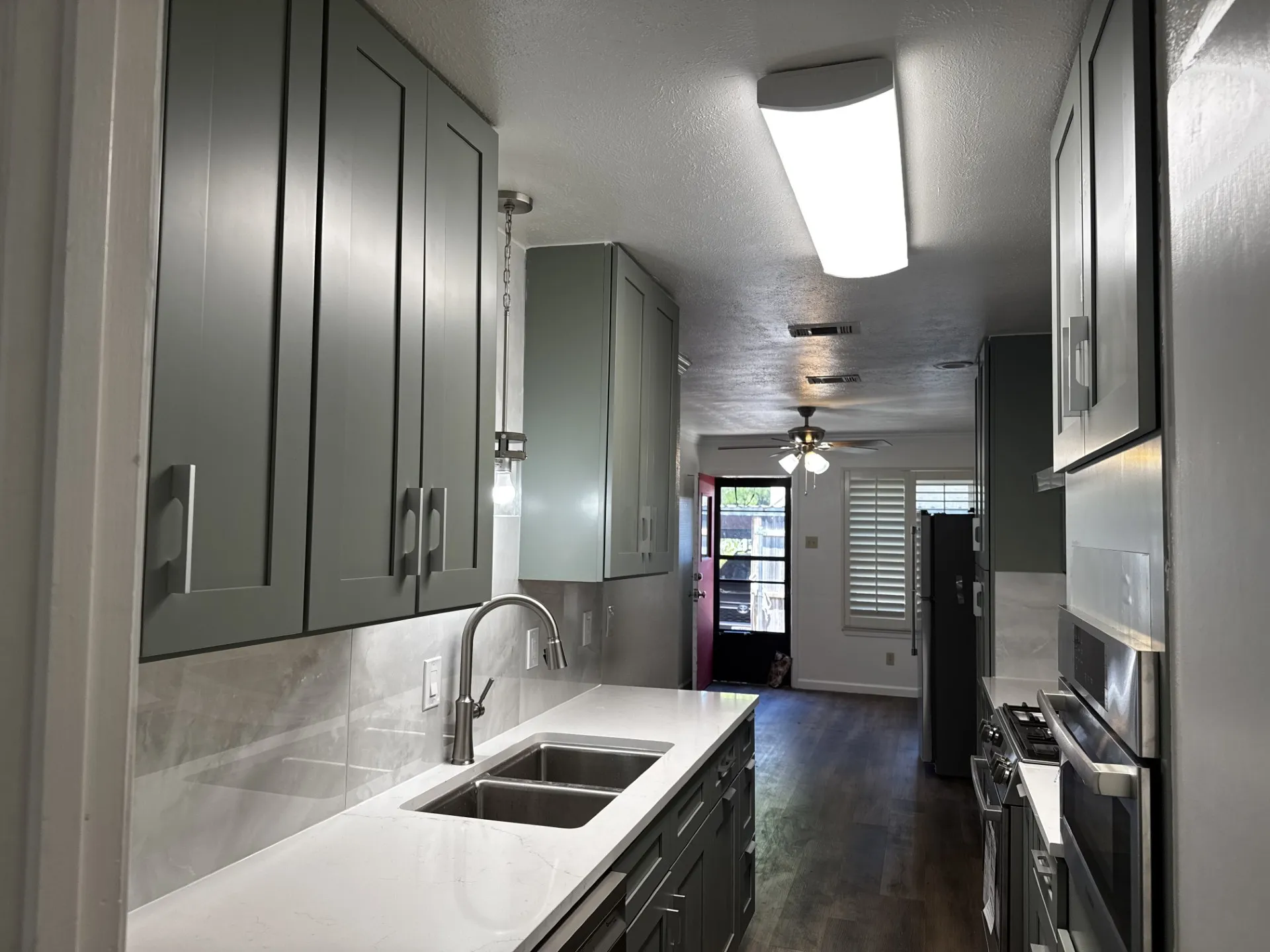 Townhouse For Sale in Dallas County , 13853 Leinsper Green Street, Dallas, Texas 75240, 3 Bedroom, 2 Bathroom, 2 Garage spaces, 1,430 Sqft, built in 1969, mls#21385022, Real Estate Agent in Dallas, Homes For Sale in Dallas county, Homes For Sale in Dallas, Realtor in Dallas Texas, Real Estate Brokerage Independent Realty Texas, Luminita Cordes Realtor