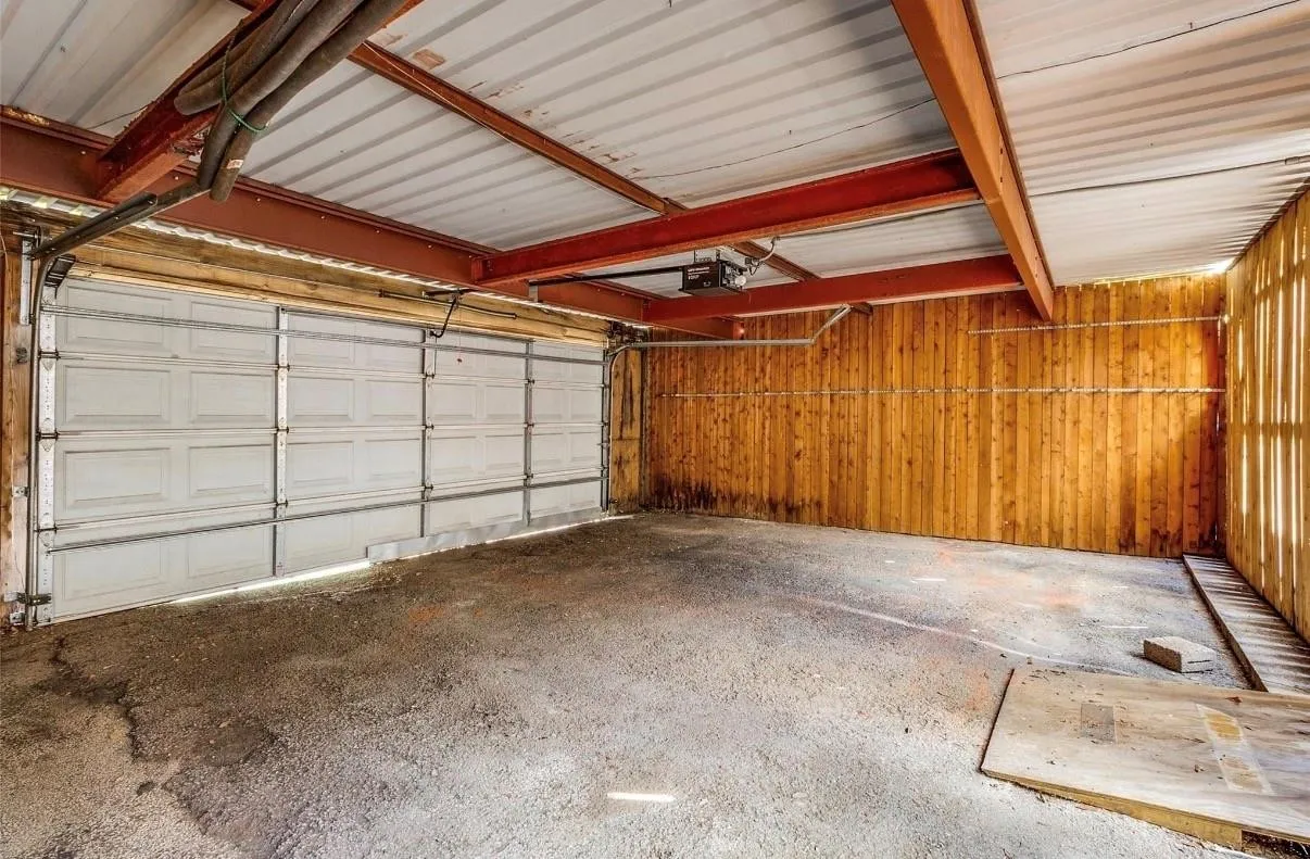 Townhouse For Sale in Dallas County , 13853 Leinsper Green Street, Dallas, Texas 75240, 3 Bedroom, 2 Bathroom, 2 Garage spaces, 1,430 Sqft, built in 1969, mls#21385022, Real Estate Agent in Dallas, Homes For Sale in Dallas county, Homes For Sale in Dallas, Realtor in Dallas Texas, Real Estate Brokerage Independent Realty Texas, Luminita Cordes Realtor