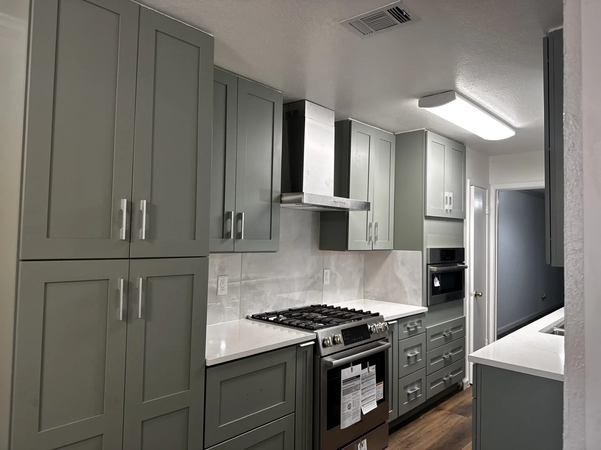 Townhouse For Sale in Dallas County , 13853 Leinsper Green Street, Dallas, Texas 75240, 3 Bedroom, 2 Bathroom, 2 Garage spaces, 1,430 Sqft, built in 1969, mls#21385022, Real Estate Agent in Dallas, Homes For Sale in Dallas county, Homes For Sale in Dallas, Realtor in Dallas Texas, Real Estate Brokerage Independent Realty Texas, Luminita Cordes Realtor