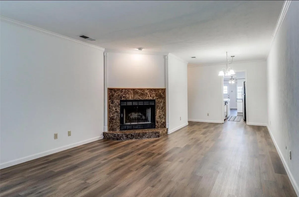Townhouse For Sale in Dallas County , 13853 Leinsper Green Street, Dallas, Texas 75240, 3 Bedroom, 2 Bathroom, 2 Garage spaces, 1,430 Sqft, built in 1969, mls#21385022, Real Estate Agent in Dallas, Homes For Sale in Dallas county, Homes For Sale in Dallas, Realtor in Dallas Texas, Real Estate Brokerage Independent Realty Texas, Luminita Cordes Realtor