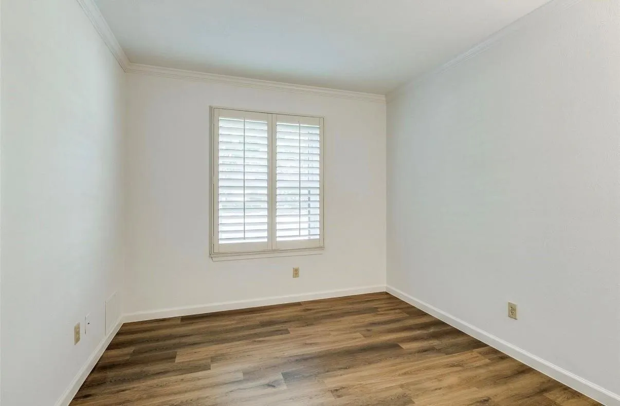Townhouse For Sale in Dallas County , 13853 Leinsper Green Street, Dallas, Texas 75240, 3 Bedroom, 2 Bathroom, 2 Garage spaces, 1,430 Sqft, built in 1969, mls#21385022, Real Estate Agent in Dallas, Homes For Sale in Dallas county, Homes For Sale in Dallas, Realtor in Dallas Texas, Real Estate Brokerage Independent Realty Texas, Luminita Cordes Realtor