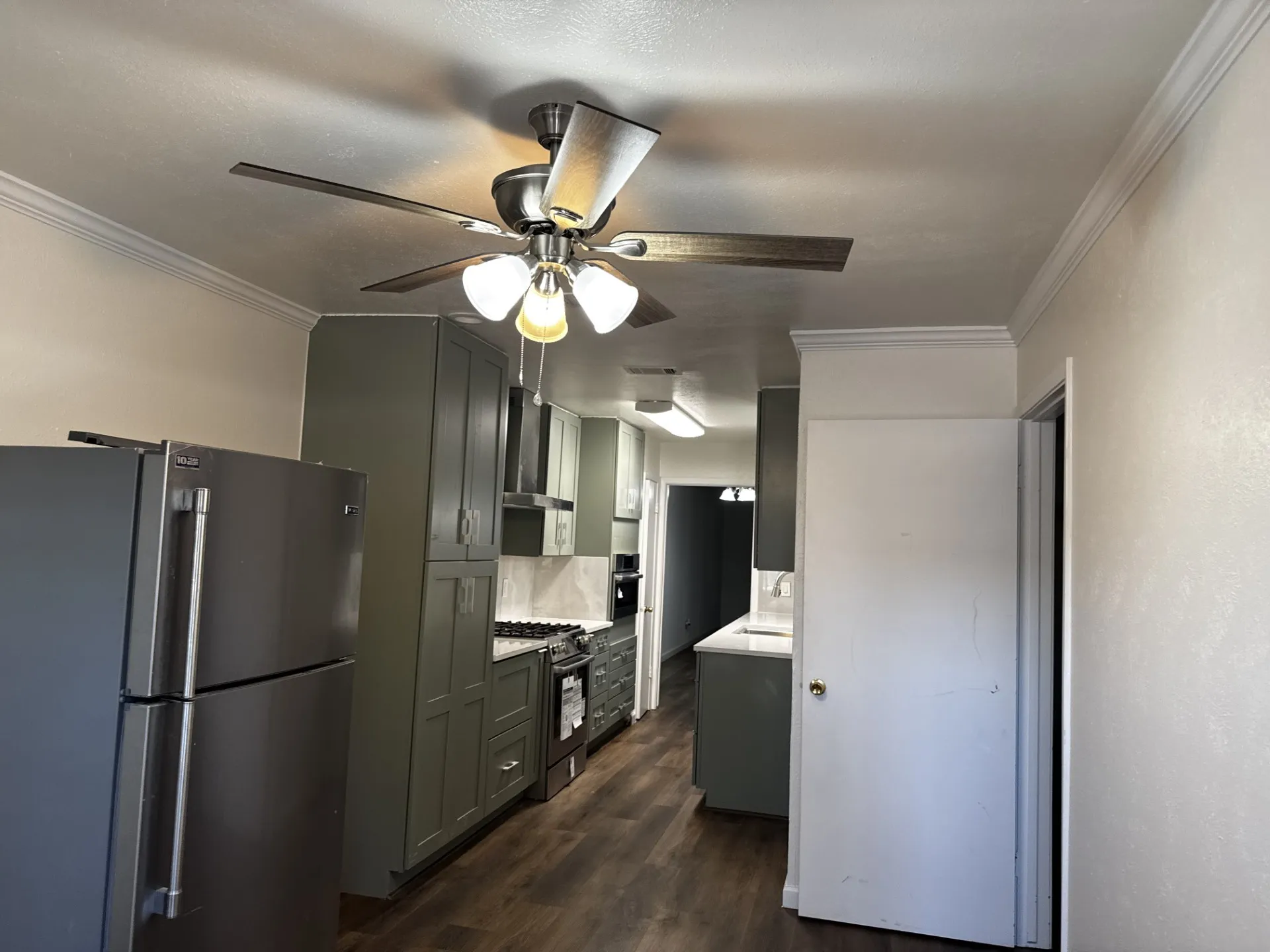 Townhouse For Sale in Dallas County , 13853 Leinsper Green Street, Dallas, Texas 75240, 3 Bedroom, 2 Bathroom, 2 Garage spaces, 1,430 Sqft, built in 1969, mls#21385022, Real Estate Agent in Dallas, Homes For Sale in Dallas county, Homes For Sale in Dallas, Realtor in Dallas Texas, Real Estate Brokerage Independent Realty Texas, Luminita Cordes Realtor