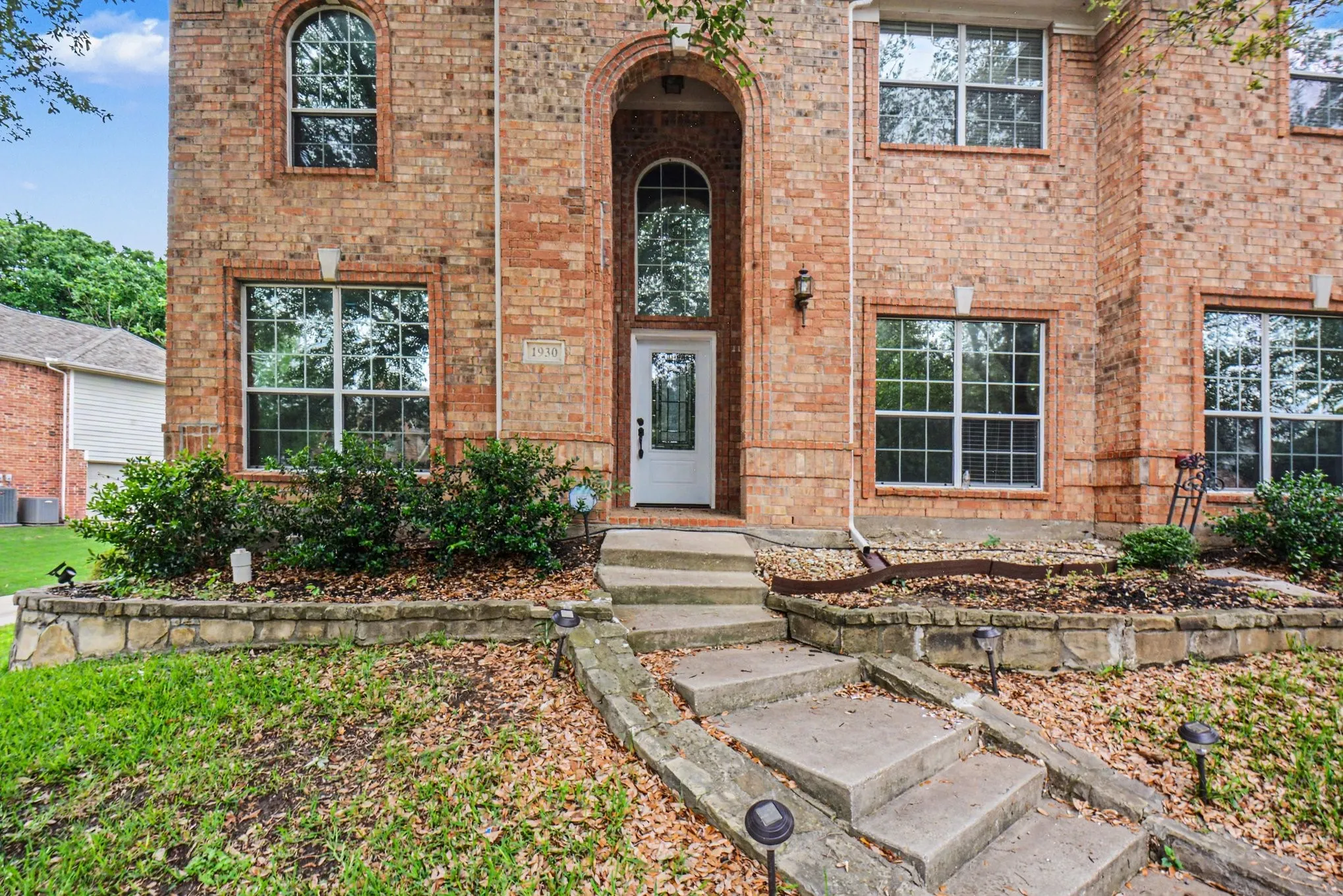 Single Family Residence For Sale in Dallas County , 1930 Wind Lake Circle, Garland, Texas 75040, 4 Bedroom, 3 Bathroom, 2 Garage spaces, 4,350 Sqft, built in 2005, mls#21384816, Real Estate Agent in Garland, Homes For Sale in Dallas county, Homes For Sale in Garland, Realtor in Garland Texas, Real Estate Brokerage Independent Realty Texas, Luminita Cordes Realtor