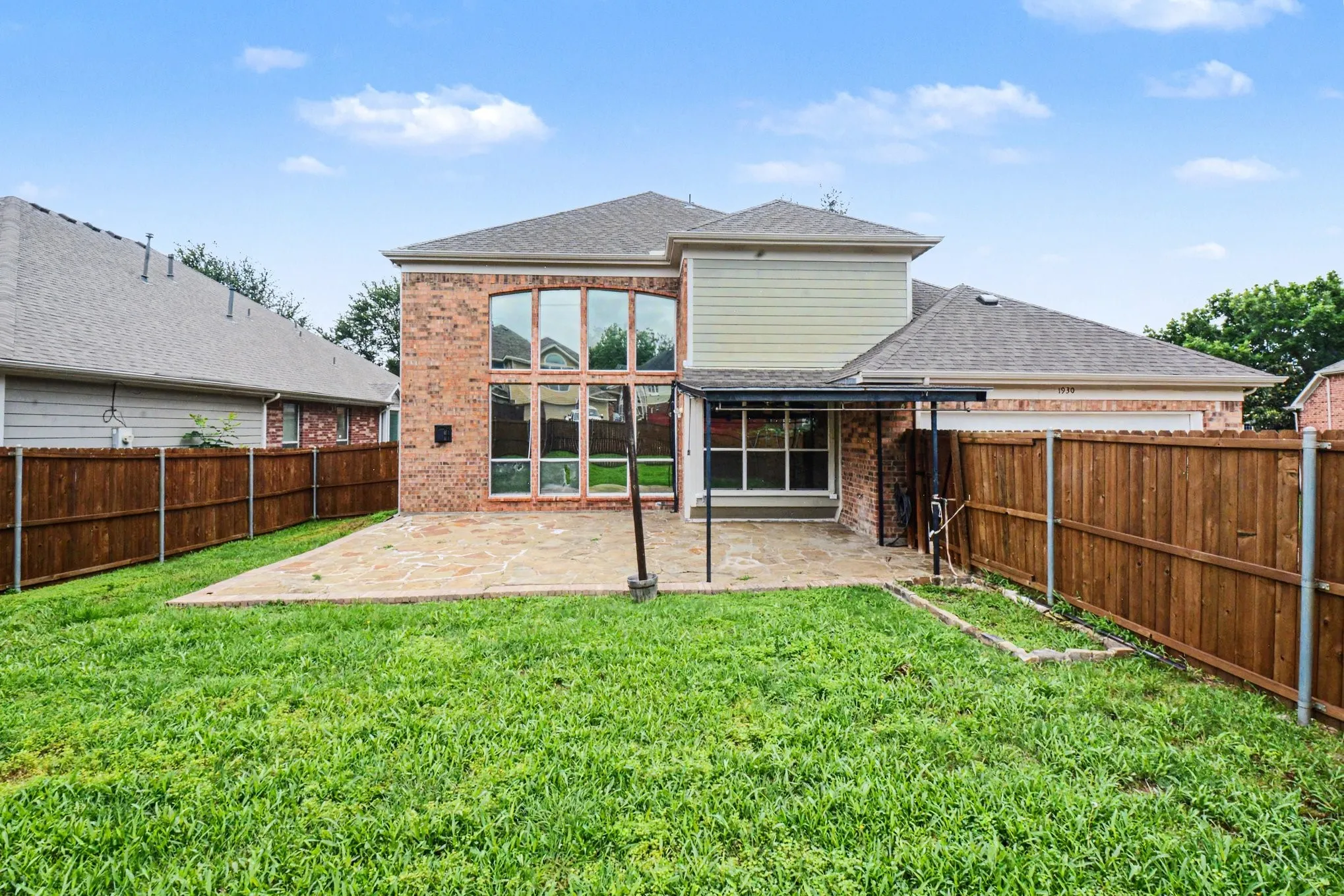 Single Family Residence For Sale in Dallas County , 1930 Wind Lake Circle, Garland, Texas 75040, 4 Bedroom, 3 Bathroom, 2 Garage spaces, 4,350 Sqft, built in 2005, mls#21384816, Real Estate Agent in Garland, Homes For Sale in Dallas county, Homes For Sale in Garland, Realtor in Garland Texas, Real Estate Brokerage Independent Realty Texas, Luminita Cordes Realtor