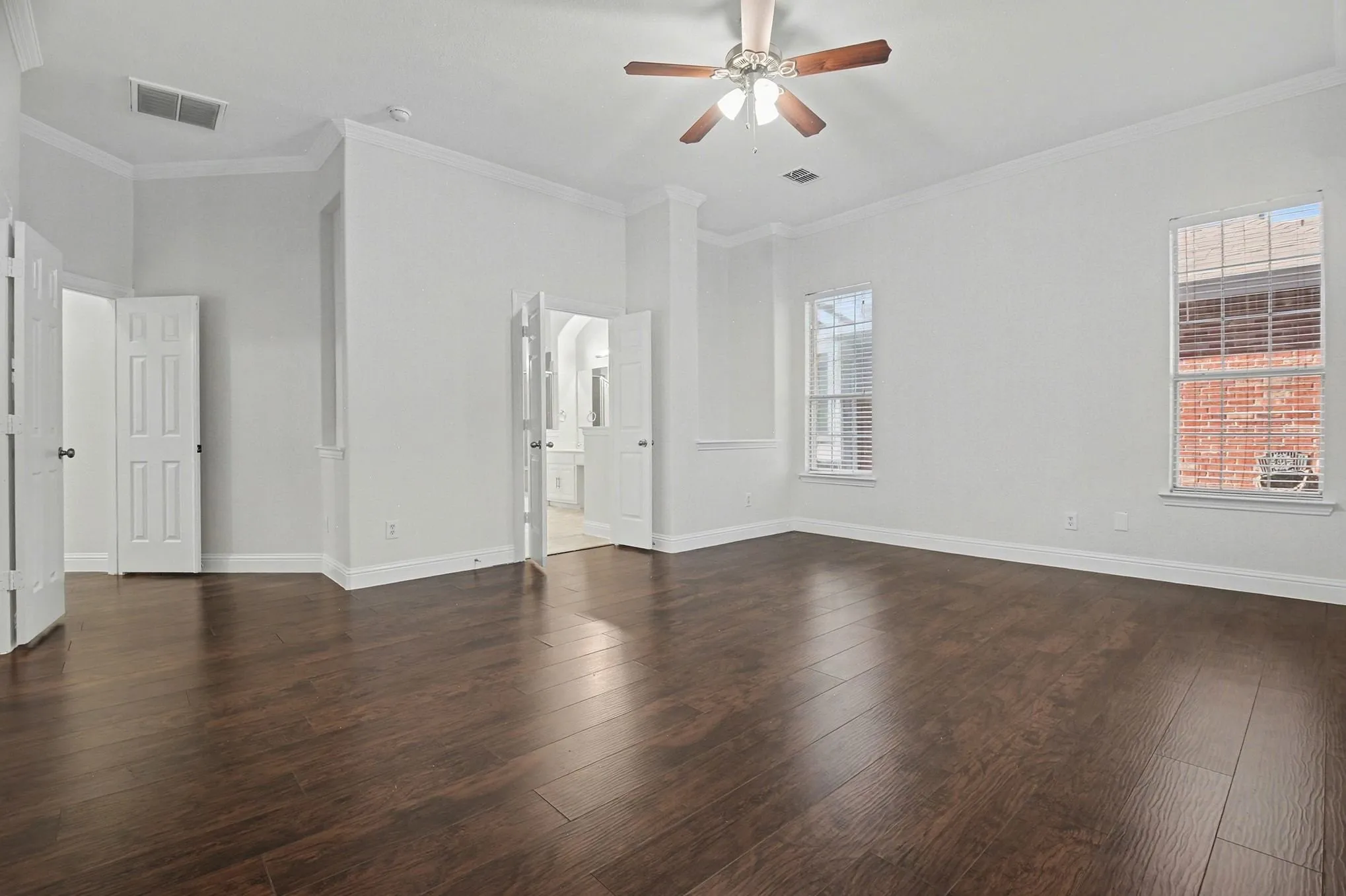 Single Family Residence For Sale in Dallas County , 1930 Wind Lake Circle, Garland, Texas 75040, 4 Bedroom, 3 Bathroom, 2 Garage spaces, 4,350 Sqft, built in 2005, mls#21384816, Real Estate Agent in Garland, Homes For Sale in Dallas county, Homes For Sale in Garland, Realtor in Garland Texas, Real Estate Brokerage Independent Realty Texas, Luminita Cordes Realtor