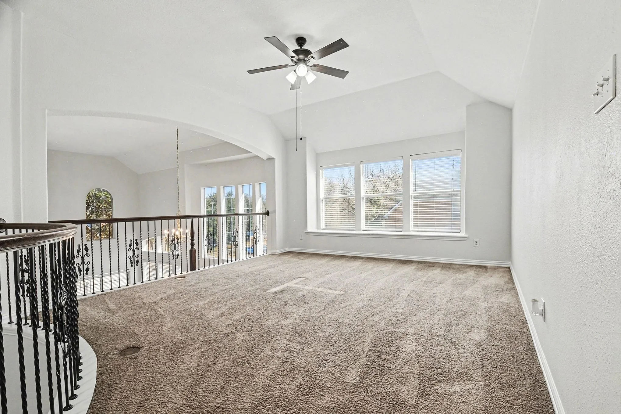 Single Family Residence For Sale in Dallas County , 1930 Wind Lake Circle, Garland, Texas 75040, 4 Bedroom, 3 Bathroom, 2 Garage spaces, 4,350 Sqft, built in 2005, mls#21384816, Real Estate Agent in Garland, Homes For Sale in Dallas county, Homes For Sale in Garland, Realtor in Garland Texas, Real Estate Brokerage Independent Realty Texas, Luminita Cordes Realtor