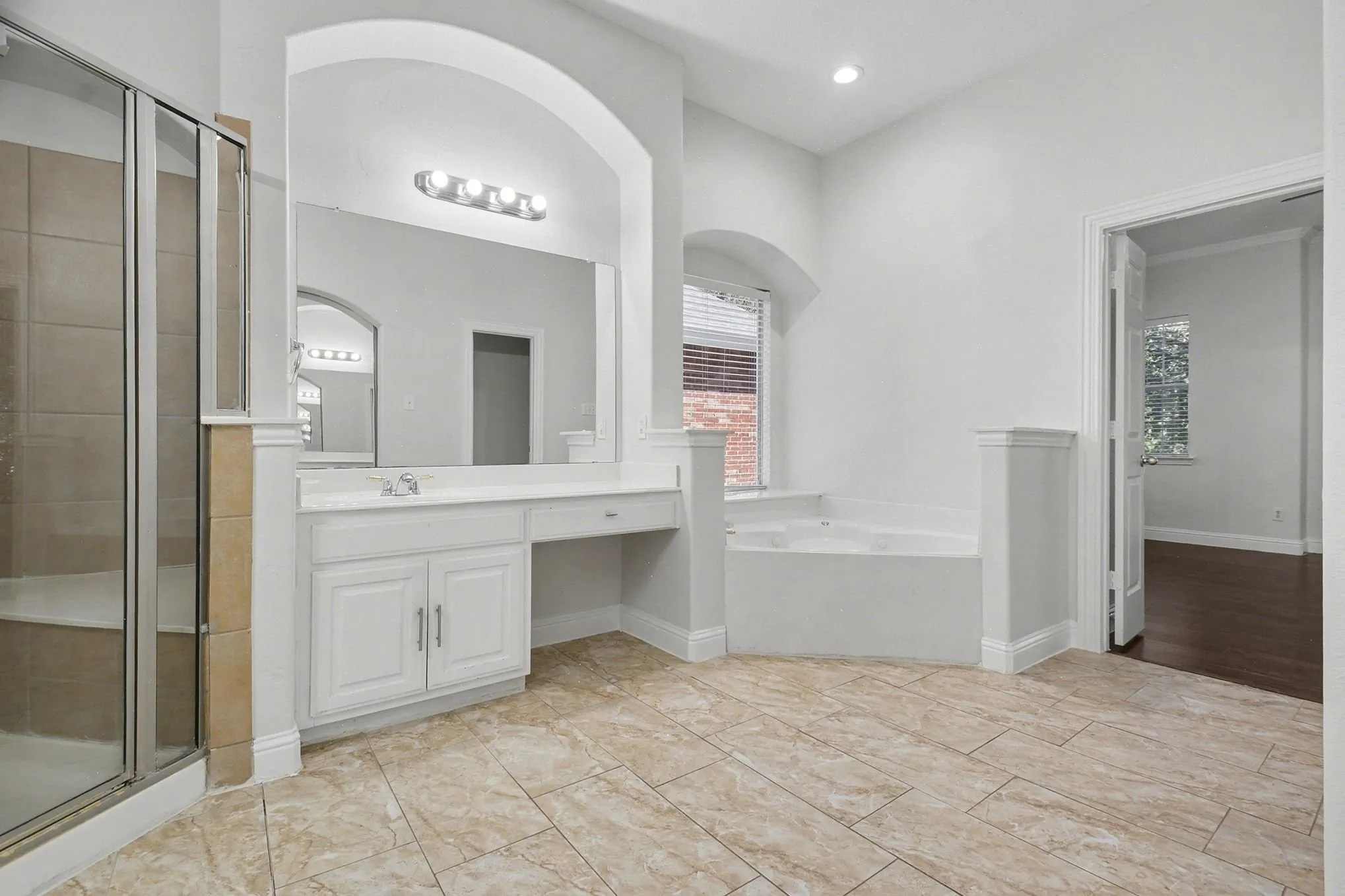 Single Family Residence For Sale in Dallas County , 1930 Wind Lake Circle, Garland, Texas 75040, 4 Bedroom, 3 Bathroom, 2 Garage spaces, 4,350 Sqft, built in 2005, mls#21384816, Real Estate Agent in Garland, Homes For Sale in Dallas county, Homes For Sale in Garland, Realtor in Garland Texas, Real Estate Brokerage Independent Realty Texas, Luminita Cordes Realtor