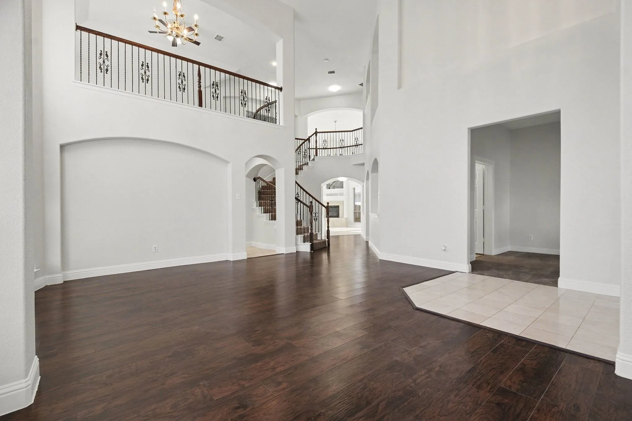 Single Family Residence For Sale in Dallas County , 1930 Wind Lake Circle, Garland, Texas 75040, 4 Bedroom, 3 Bathroom, 2 Garage spaces, 4,350 Sqft, built in 2005, mls#21384816, Real Estate Agent in Garland, Homes For Sale in Dallas county, Homes For Sale in Garland, Realtor in Garland Texas, Real Estate Brokerage Independent Realty Texas, Luminita Cordes Realtor