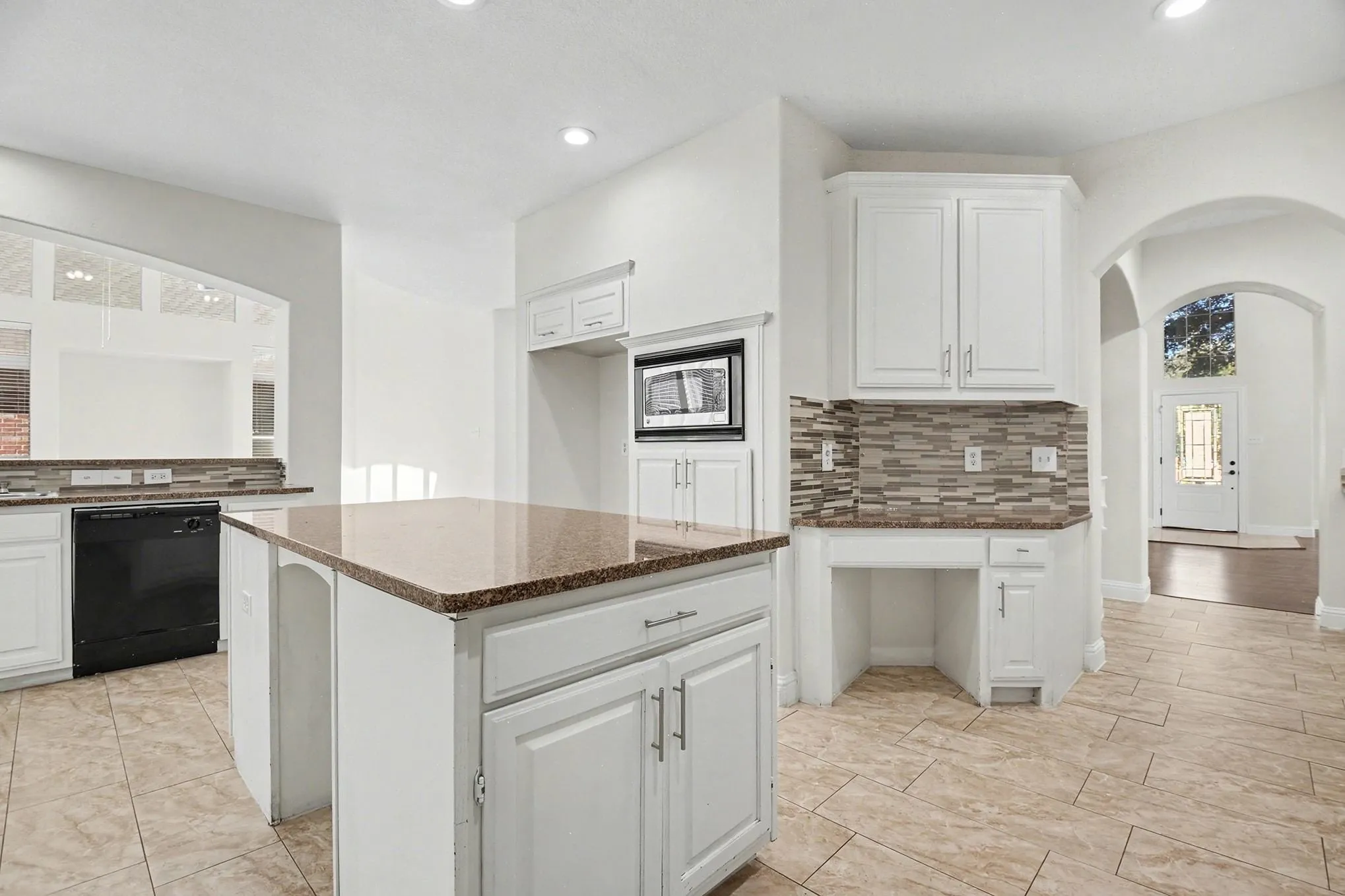 Single Family Residence For Sale in Dallas County , 1930 Wind Lake Circle, Garland, Texas 75040, 4 Bedroom, 3 Bathroom, 2 Garage spaces, 4,350 Sqft, built in 2005, mls#21384816, Real Estate Agent in Garland, Homes For Sale in Dallas county, Homes For Sale in Garland, Realtor in Garland Texas, Real Estate Brokerage Independent Realty Texas, Luminita Cordes Realtor