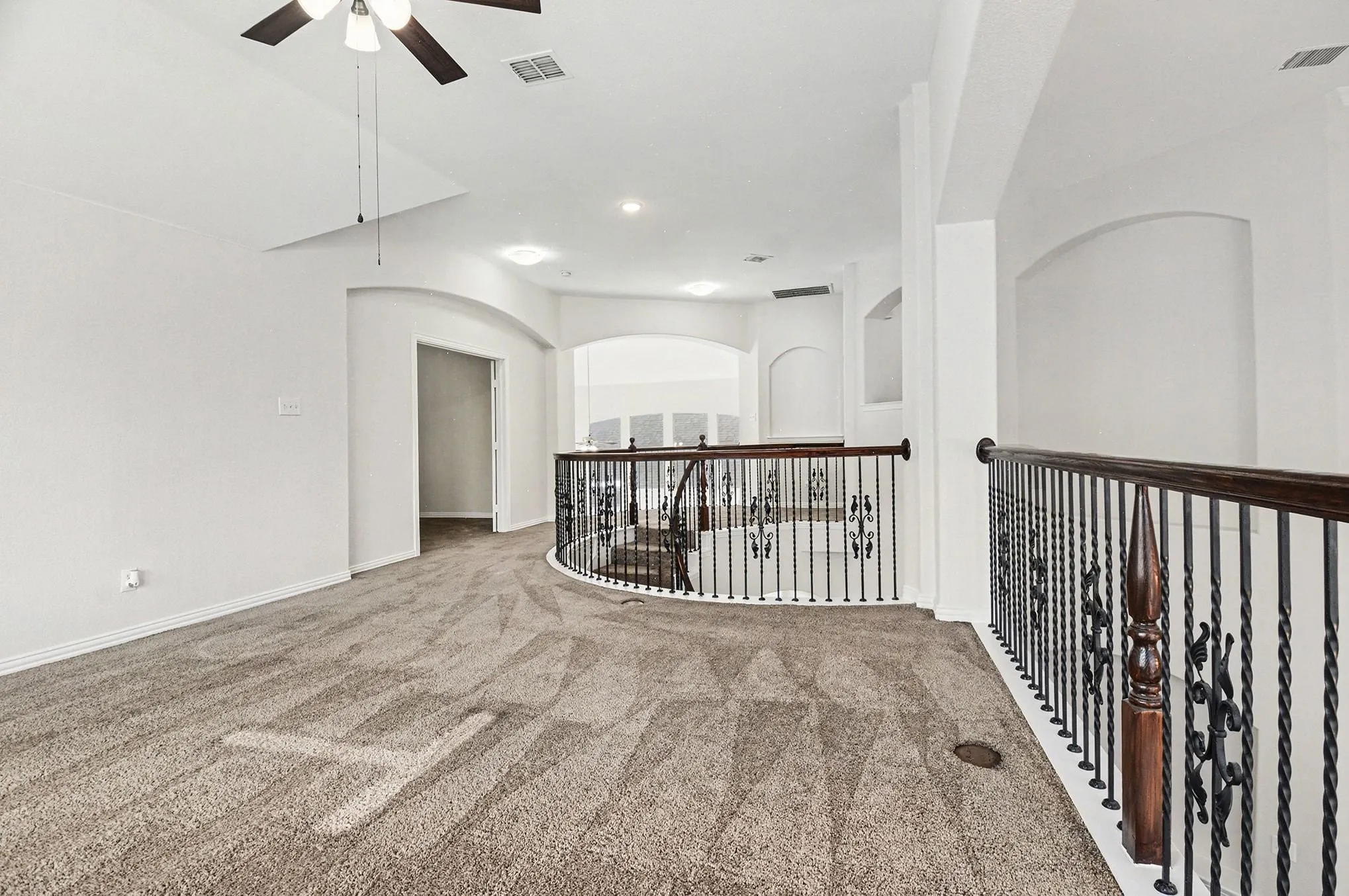 Single Family Residence For Sale in Dallas County , 1930 Wind Lake Circle, Garland, Texas 75040, 4 Bedroom, 3 Bathroom, 2 Garage spaces, 4,350 Sqft, built in 2005, mls#21384816, Real Estate Agent in Garland, Homes For Sale in Dallas county, Homes For Sale in Garland, Realtor in Garland Texas, Real Estate Brokerage Independent Realty Texas, Luminita Cordes Realtor