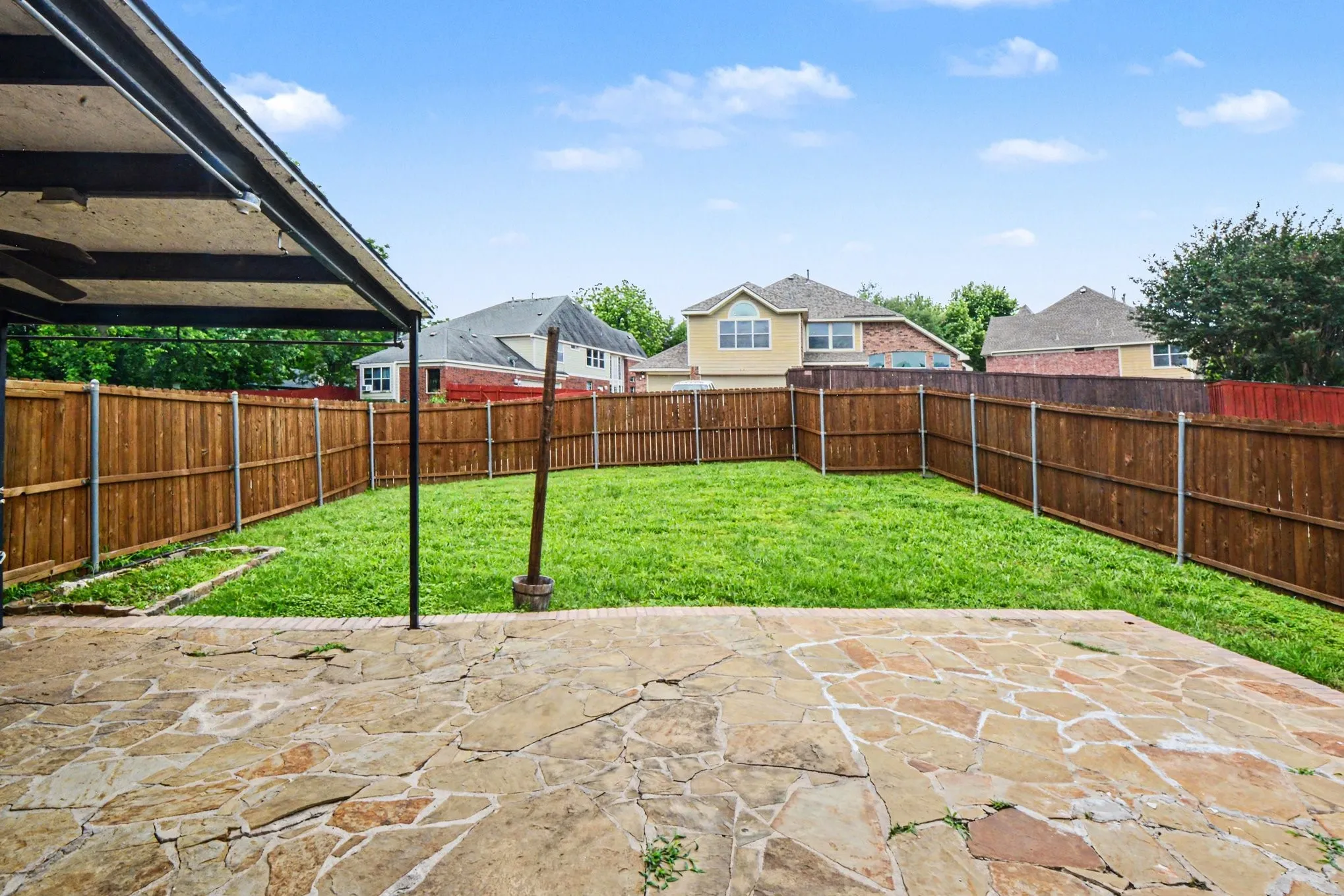 Single Family Residence For Sale in Dallas County , 1930 Wind Lake Circle, Garland, Texas 75040, 4 Bedroom, 3 Bathroom, 2 Garage spaces, 4,350 Sqft, built in 2005, mls#21384816, Real Estate Agent in Garland, Homes For Sale in Dallas county, Homes For Sale in Garland, Realtor in Garland Texas, Real Estate Brokerage Independent Realty Texas, Luminita Cordes Realtor