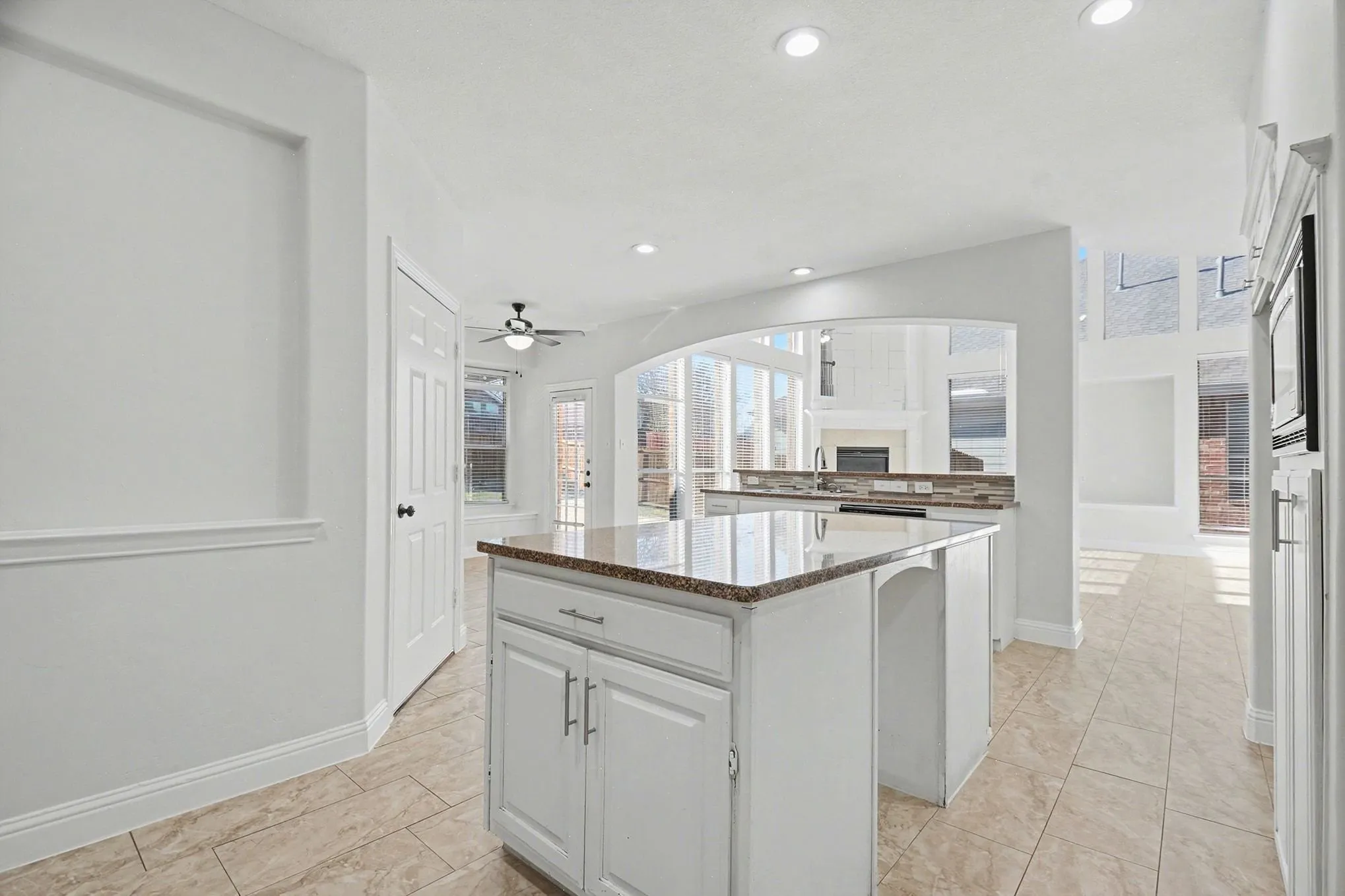 Single Family Residence For Sale in Dallas County , 1930 Wind Lake Circle, Garland, Texas 75040, 4 Bedroom, 3 Bathroom, 2 Garage spaces, 4,350 Sqft, built in 2005, mls#21384816, Real Estate Agent in Garland, Homes For Sale in Dallas county, Homes For Sale in Garland, Realtor in Garland Texas, Real Estate Brokerage Independent Realty Texas, Luminita Cordes Realtor