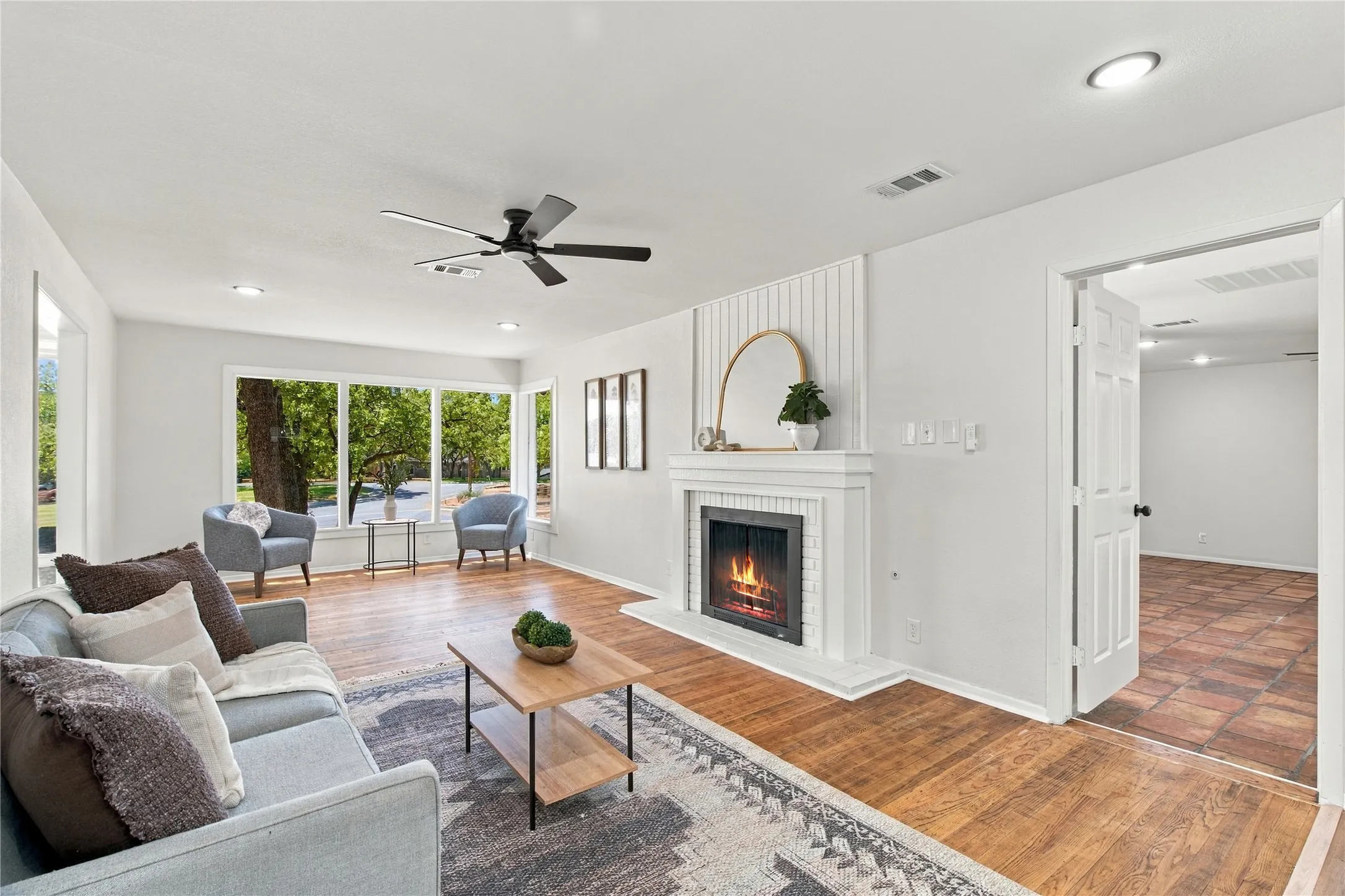 Single Family Residence For Sale in Tarrant County , 5725 Jacqueline Road, Fort Worth, Texas 76112, 4 Bedroom, 2 Bathroom, Garage spaces, 2,389 Sqft, built in 1953, mls#21385024, Real Estate Agent in Fort Worth, Homes For Sale in Tarrant county, Homes For Sale in Fort Worth, Realtor in Fort Worth Texas, Real Estate Brokerage Independent Realty Texas, Luminita Cordes Realtor
