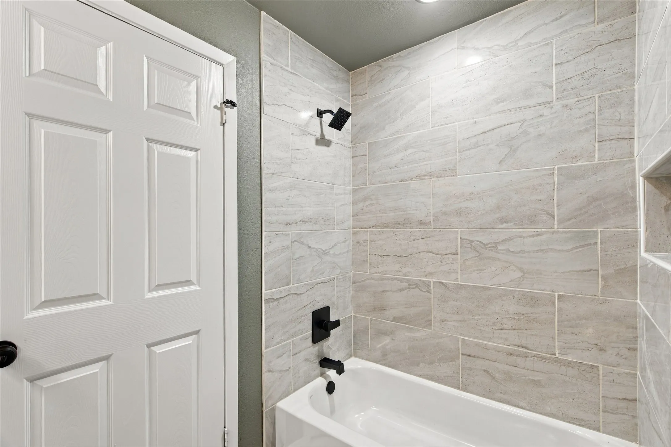 Single Family Residence For Sale in Tarrant County , 5725 Jacqueline Road, Fort Worth, Texas 76112, 4 Bedroom, 2 Bathroom, Garage spaces, 2,389 Sqft, built in 1953, mls#21385024, Real Estate Agent in Fort Worth, Homes For Sale in Tarrant county, Homes For Sale in Fort Worth, Realtor in Fort Worth Texas, Real Estate Brokerage Independent Realty Texas, Luminita Cordes Realtor
