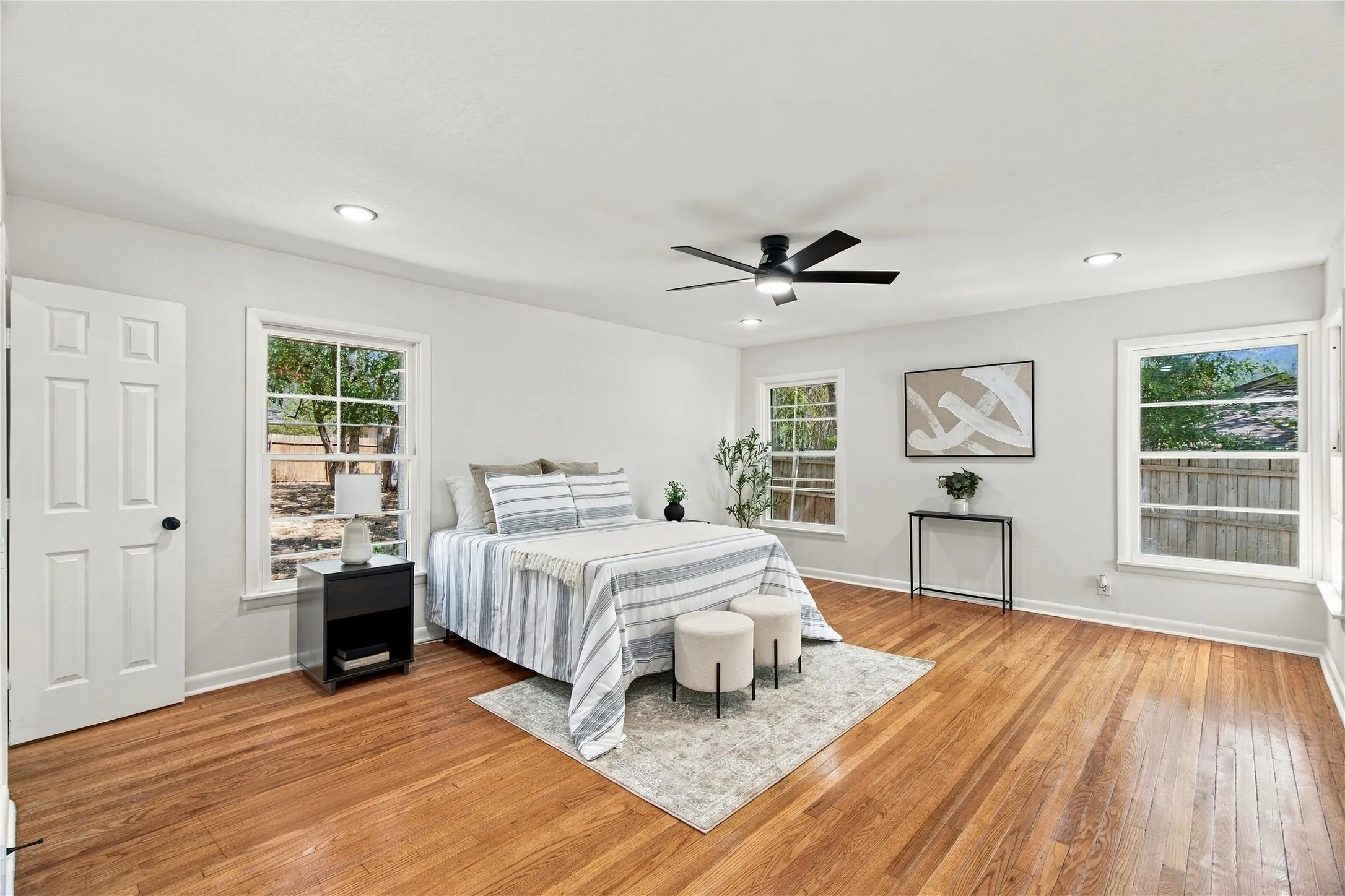 Single Family Residence For Sale in Tarrant County , 5725 Jacqueline Road, Fort Worth, Texas 76112, 4 Bedroom, 2 Bathroom, Garage spaces, 2,389 Sqft, built in 1953, mls#21385024, Real Estate Agent in Fort Worth, Homes For Sale in Tarrant county, Homes For Sale in Fort Worth, Realtor in Fort Worth Texas, Real Estate Brokerage Independent Realty Texas, Luminita Cordes Realtor