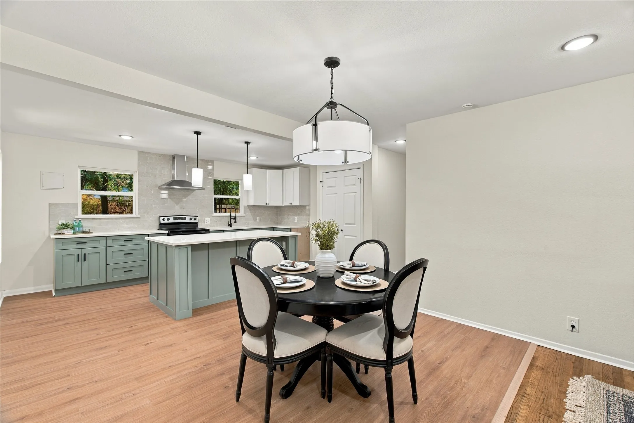 Single Family Residence For Sale in Tarrant County , 5725 Jacqueline Road, Fort Worth, Texas 76112, 4 Bedroom, 2 Bathroom, Garage spaces, 2,389 Sqft, built in 1953, mls#21385024, Real Estate Agent in Fort Worth, Homes For Sale in Tarrant county, Homes For Sale in Fort Worth, Realtor in Fort Worth Texas, Real Estate Brokerage Independent Realty Texas, Luminita Cordes Realtor