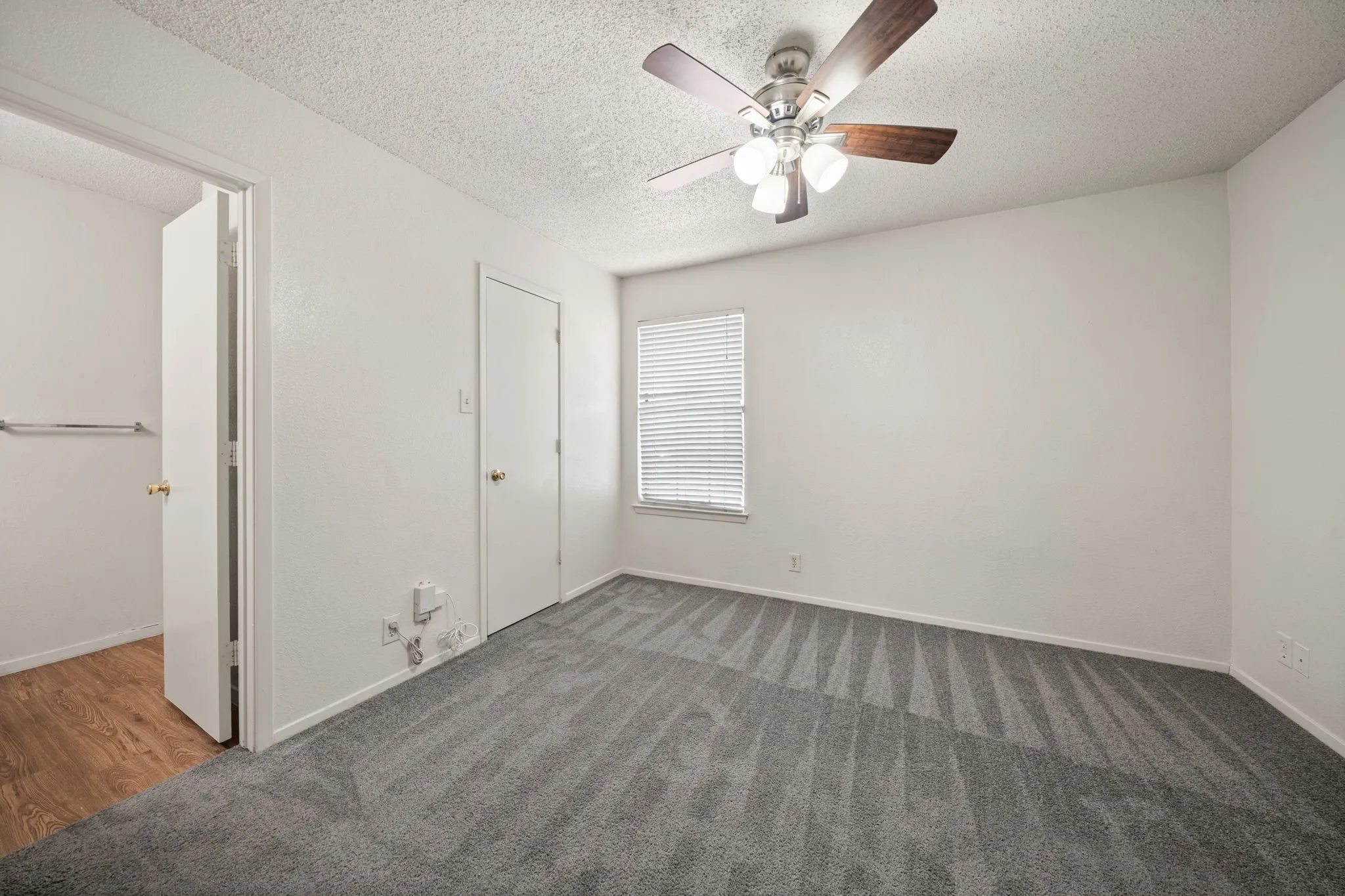 Townhouse For Rent in Denton County , 929 W Hickory Street A14, Denton, Texas 76201, 2 Bedroom, 3 Bathroom, Garage spaces, 1,047 Sqft, built in 1985, mls#21384096, Real Estate Agent in Denton, Homes For Rent in Denton county, Homes For Rent in Denton, Realtor in Denton Texas, Real Estate Brokerage Independent Realty Texas, Luminita Cordes Realtor