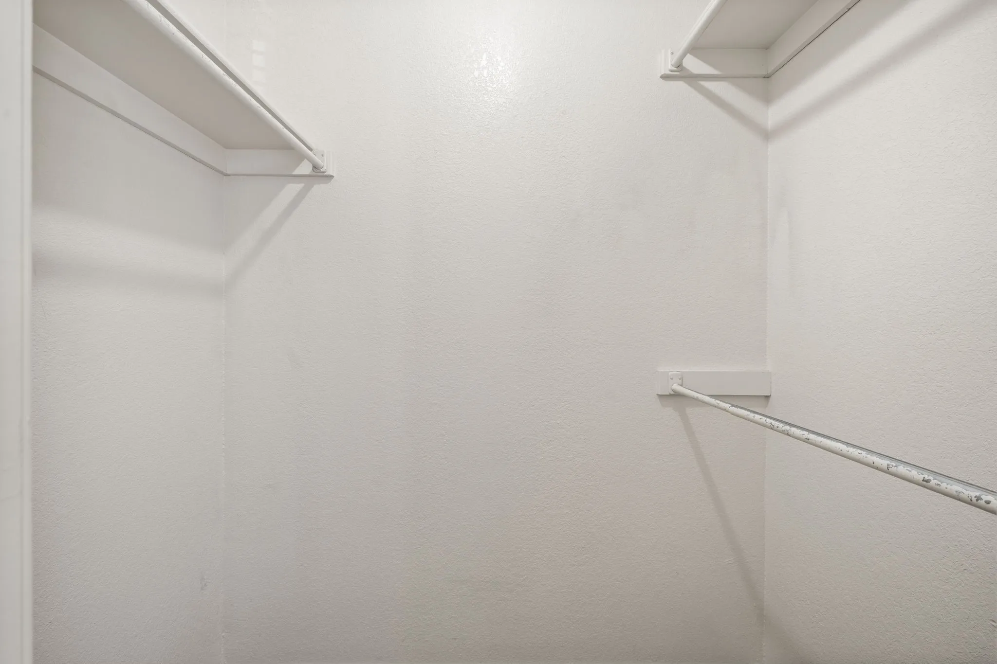 Townhouse For Rent in Denton County , 929 W Hickory Street A14, Denton, Texas 76201, 2 Bedroom, 3 Bathroom, Garage spaces, 1,047 Sqft, built in 1985, mls#21384096, Real Estate Agent in Denton, Homes For Rent in Denton county, Homes For Rent in Denton, Realtor in Denton Texas, Real Estate Brokerage Independent Realty Texas, Luminita Cordes Realtor