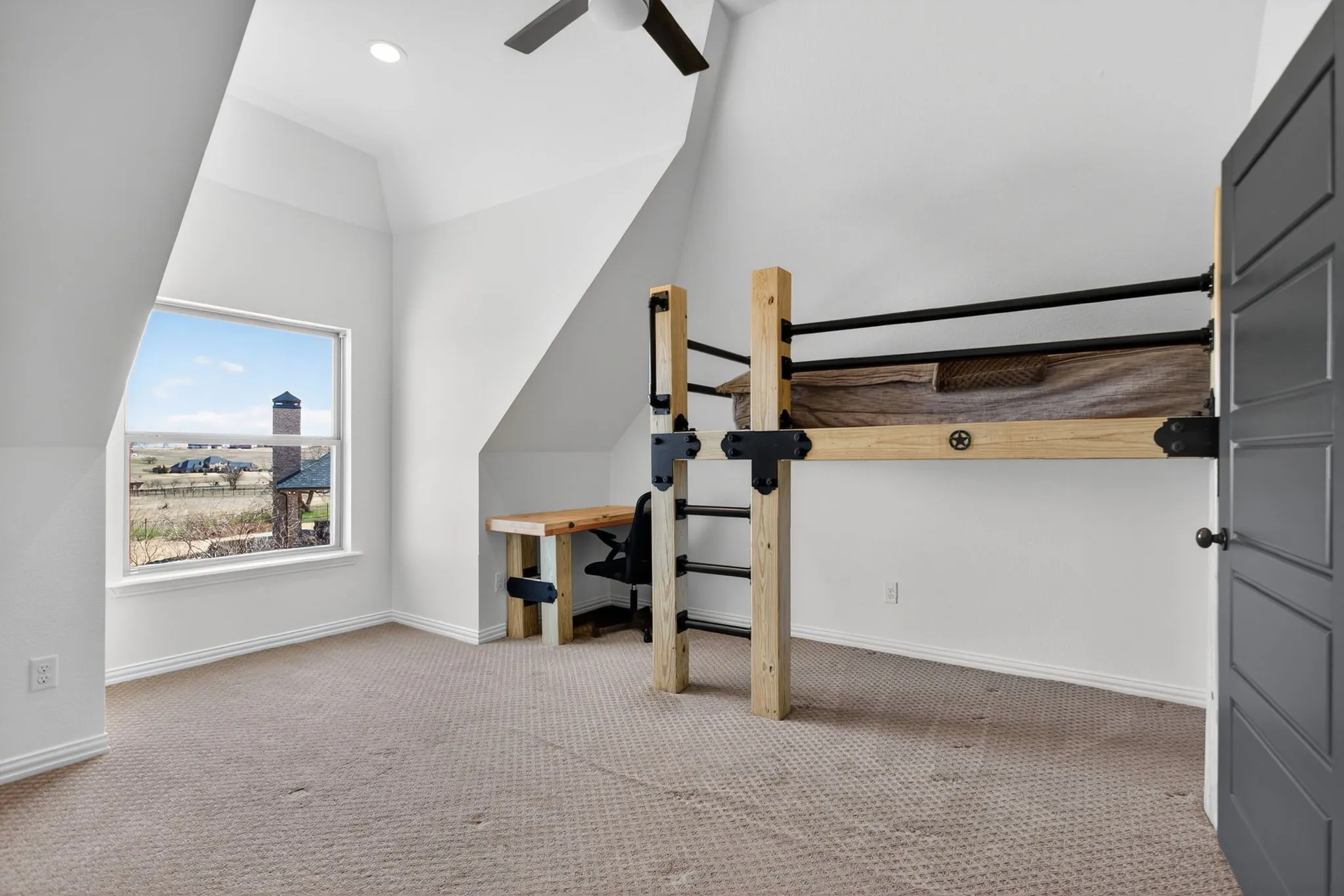 Single Family Residence For Sale in Parker County , 301 Rustic View Lane, Aledo, Texas 76008, 5 Bedroom, 5 Bathroom, 9 Garage spaces, 4,382 Sqft, built in 2014, mls#21385026, Real Estate Agent in Aledo, Homes For Sale in Parker county, Homes For Sale in Aledo, Realtor in Aledo Texas, Real Estate Brokerage Independent Realty Texas, Luminita Cordes Realtor