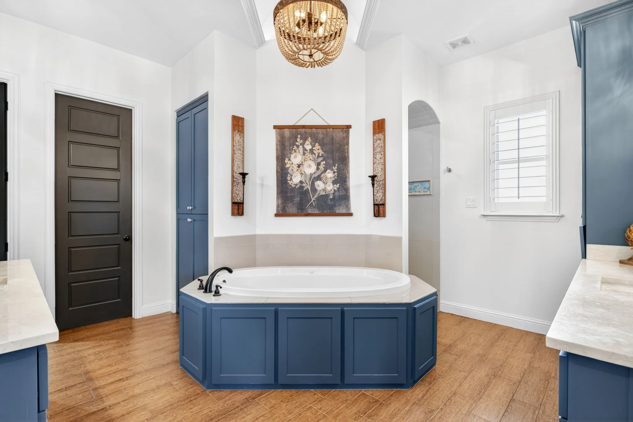 Single Family Residence For Sale in Parker County , 301 Rustic View Lane, Aledo, Texas 76008, 5 Bedroom, 5 Bathroom, 9 Garage spaces, 4,382 Sqft, built in 2014, mls#21385026, Real Estate Agent in Aledo, Homes For Sale in Parker county, Homes For Sale in Aledo, Realtor in Aledo Texas, Real Estate Brokerage Independent Realty Texas, Luminita Cordes Realtor