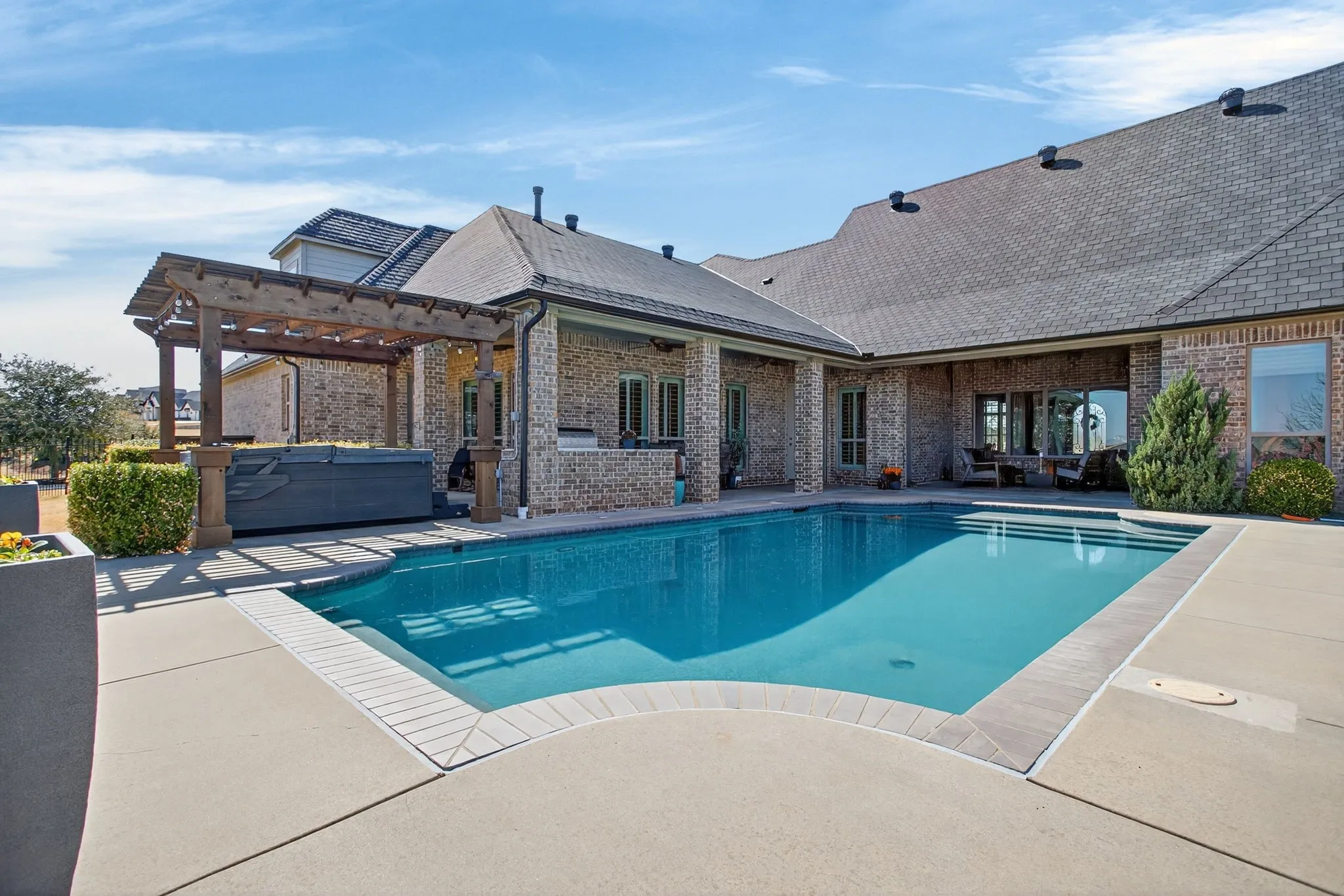 Single Family Residence For Sale in Parker County , 301 Rustic View Lane, Aledo, Texas 76008, 5 Bedroom, 5 Bathroom, 9 Garage spaces, 4,382 Sqft, built in 2014, mls#21385026, Real Estate Agent in Aledo, Homes For Sale in Parker county, Homes For Sale in Aledo, Realtor in Aledo Texas, Real Estate Brokerage Independent Realty Texas, Luminita Cordes Realtor