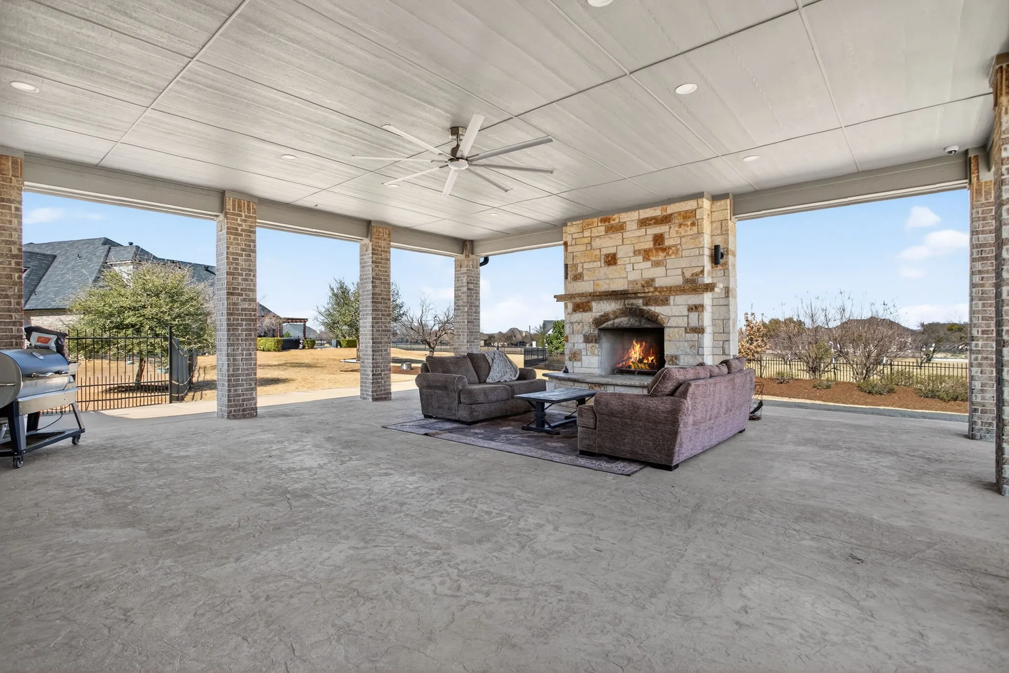 Single Family Residence For Sale in Parker County , 301 Rustic View Lane, Aledo, Texas 76008, 5 Bedroom, 5 Bathroom, 9 Garage spaces, 4,382 Sqft, built in 2014, mls#21385026, Real Estate Agent in Aledo, Homes For Sale in Parker county, Homes For Sale in Aledo, Realtor in Aledo Texas, Real Estate Brokerage Independent Realty Texas, Luminita Cordes Realtor