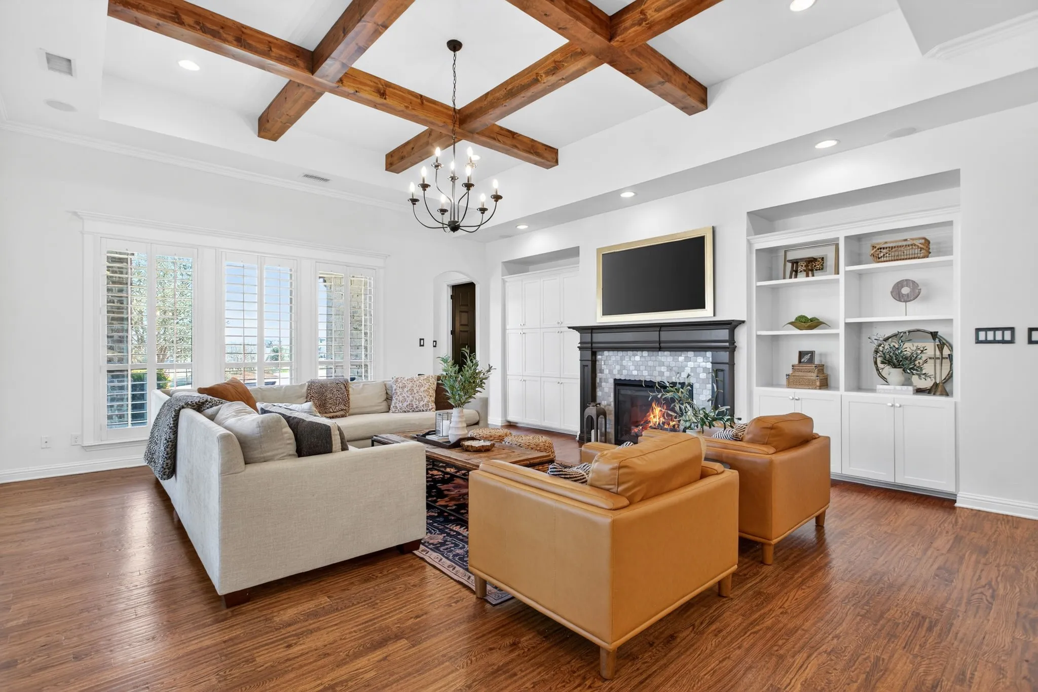 Single Family Residence For Sale in Parker County , 301 Rustic View Lane, Aledo, Texas 76008, 5 Bedroom, 5 Bathroom, 9 Garage spaces, 4,382 Sqft, built in 2014, mls#21385026, Real Estate Agent in Aledo, Homes For Sale in Parker county, Homes For Sale in Aledo, Realtor in Aledo Texas, Real Estate Brokerage Independent Realty Texas, Luminita Cordes Realtor