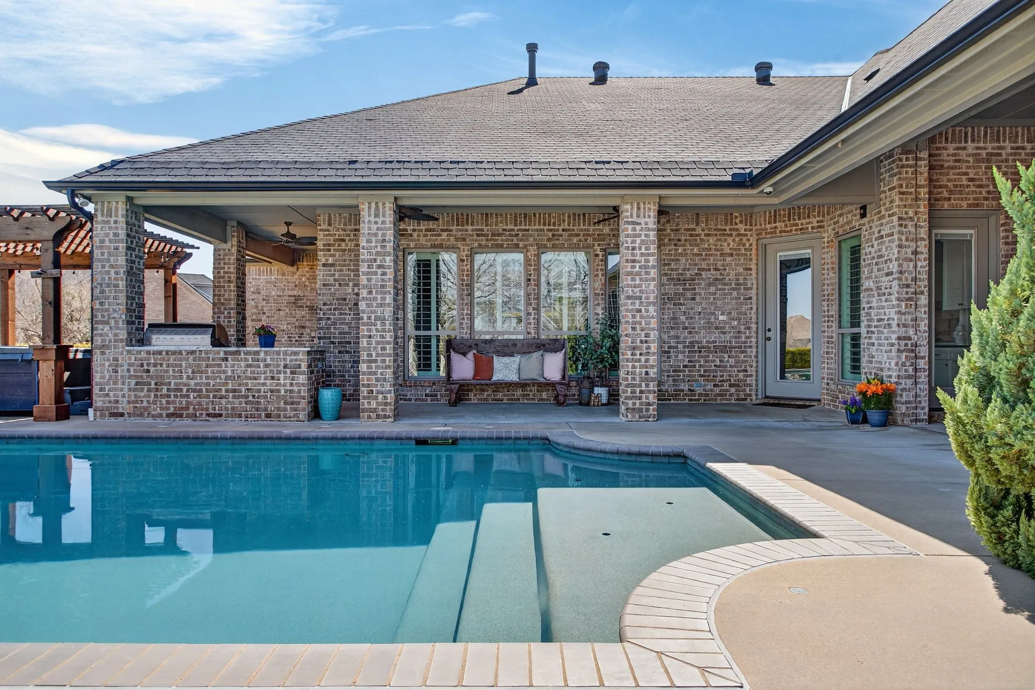Single Family Residence For Sale in Parker County , 301 Rustic View Lane, Aledo, Texas 76008, 5 Bedroom, 5 Bathroom, 9 Garage spaces, 4,382 Sqft, built in 2014, mls#21385026, Real Estate Agent in Aledo, Homes For Sale in Parker county, Homes For Sale in Aledo, Realtor in Aledo Texas, Real Estate Brokerage Independent Realty Texas, Luminita Cordes Realtor