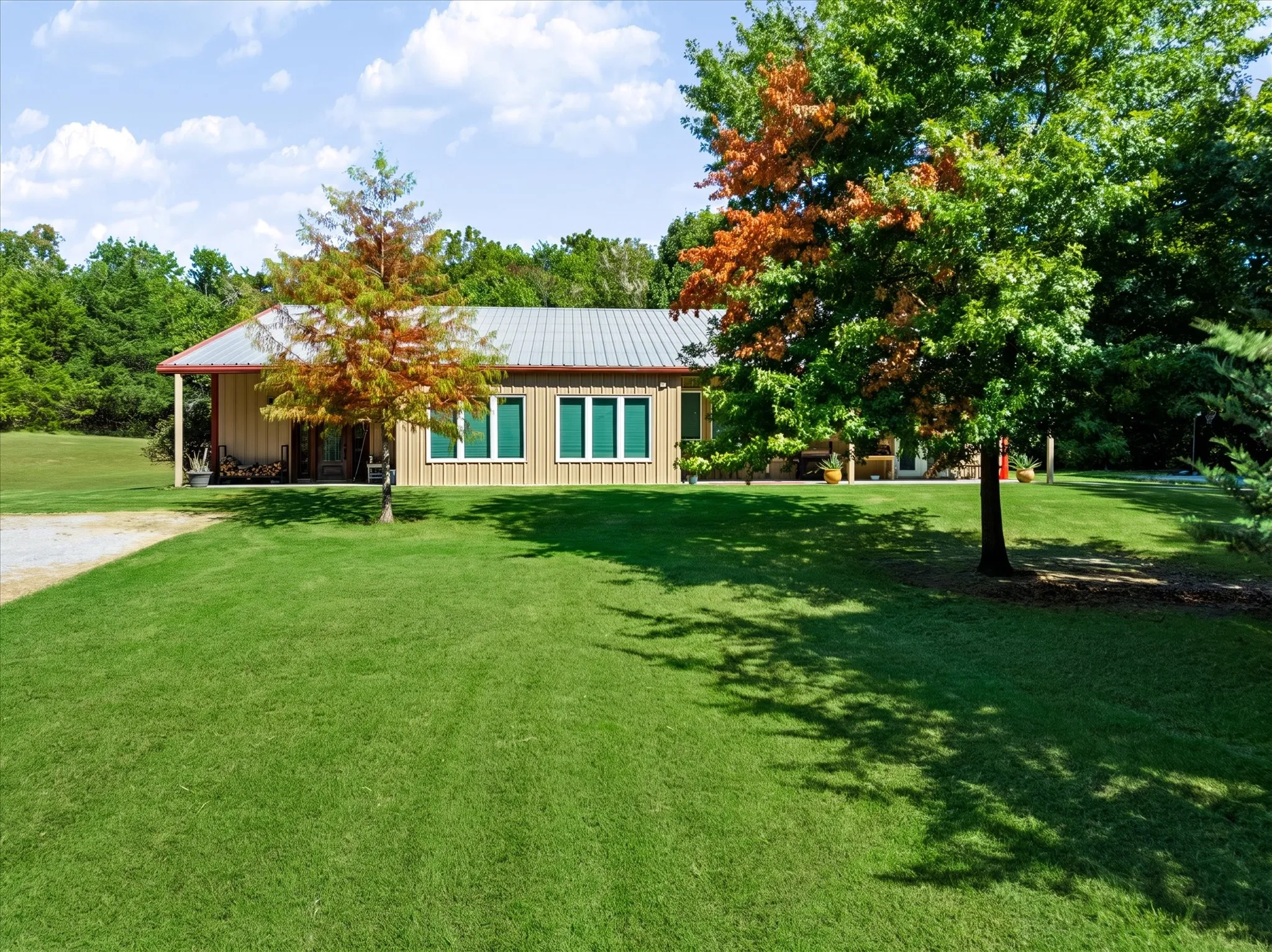Single Family Residence For Sale in Collin County , 6747 County Road 424, Anna, Texas 75409, 3 Bedroom, 4 Bathroom, 2 Garage spaces, 3,319 Sqft, built in 2006, mls#21383515, Real Estate Agent in Anna, Homes For Sale in Collin county, Homes For Sale in Anna, Realtor in Anna Texas, Real Estate Brokerage Independent Realty Texas, Luminita Cordes Realtor
