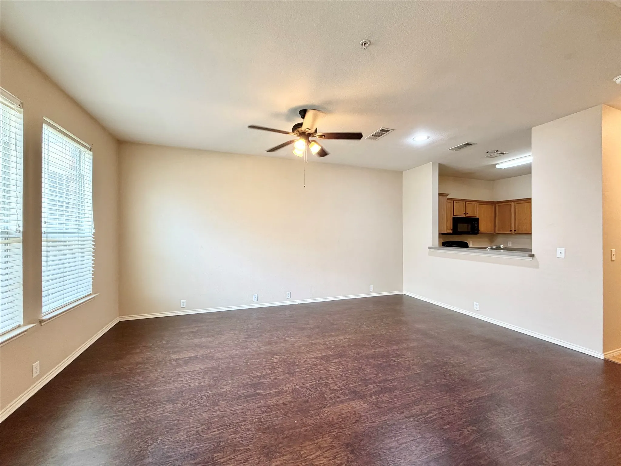 Condominium For Rent in Collin County , 2224 Stonepark Place, Mc Kinney, Texas 75071, 2 Bedroom, 3 Bathroom, 2 Garage spaces, 1,270 Sqft, built in 2006, mls#21384556, Real Estate Agent in Mc Kinney, Homes For Rent in Collin county, Homes For Rent in Mc Kinney, Realtor in Mc Kinney Texas, Real Estate Brokerage Independent Realty Texas, Luminita Cordes Realtor
