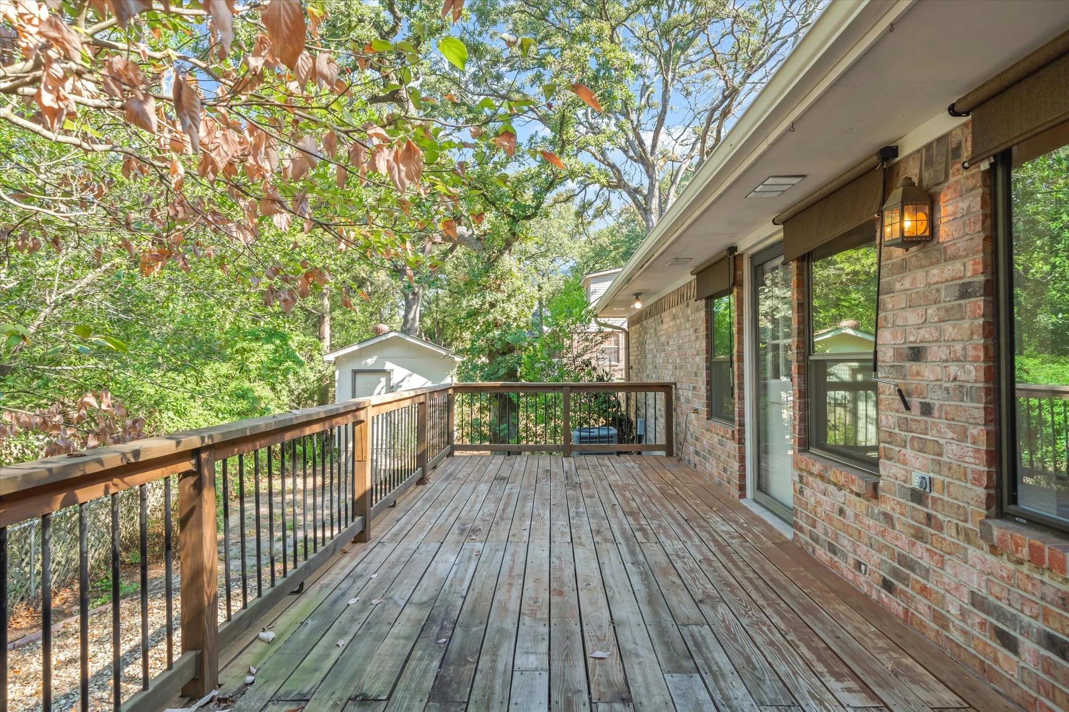Single Family Residence For Sale in Smith County , 520 Dogwood Lane, Hideaway, Texas 75771, 3 Bedroom, 3 Bathroom, 2 Garage spaces, 1,990 Sqft, built in 1984, mls#21385028, Real Estate Agent in Hideaway, Homes For Sale in Smith county, Homes For Sale in Hideaway, Realtor in Hideaway Texas, Real Estate Brokerage Independent Realty Texas, Luminita Cordes Realtor