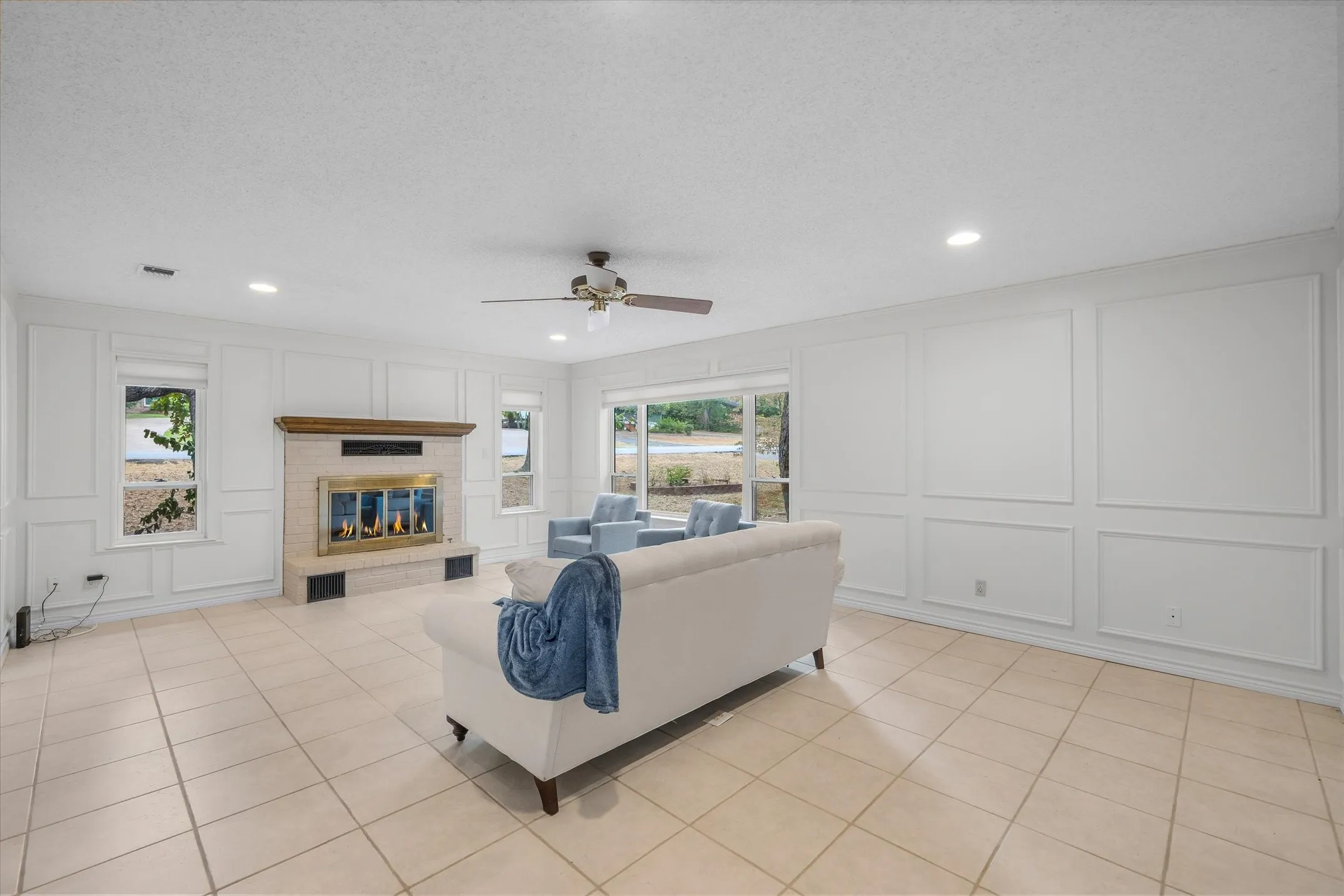 Single Family Residence For Sale in Smith County , 520 Dogwood Lane, Hideaway, Texas 75771, 3 Bedroom, 3 Bathroom, 2 Garage spaces, 1,990 Sqft, built in 1984, mls#21385028, Real Estate Agent in Hideaway, Homes For Sale in Smith county, Homes For Sale in Hideaway, Realtor in Hideaway Texas, Real Estate Brokerage Independent Realty Texas, Luminita Cordes Realtor