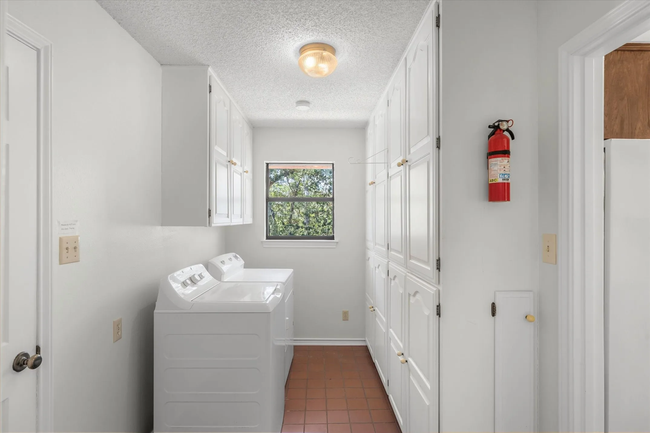 Single Family Residence For Sale in Smith County , 520 Dogwood Lane, Hideaway, Texas 75771, 3 Bedroom, 3 Bathroom, 2 Garage spaces, 1,990 Sqft, built in 1984, mls#21385028, Real Estate Agent in Hideaway, Homes For Sale in Smith county, Homes For Sale in Hideaway, Realtor in Hideaway Texas, Real Estate Brokerage Independent Realty Texas, Luminita Cordes Realtor