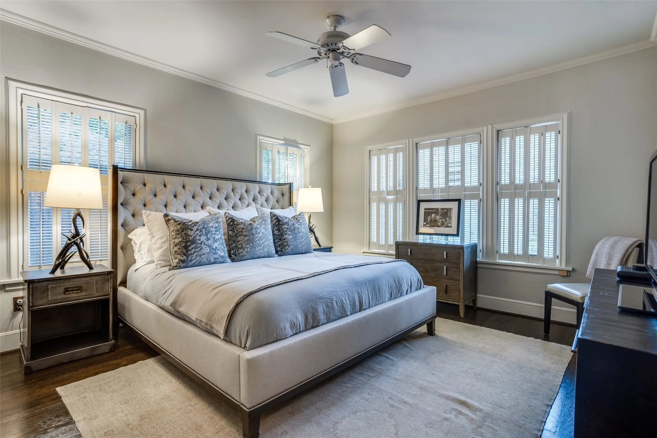 Single Family Residence For Rent in Dallas County , 5422 Merrimac Avenue, Dallas, Texas 75206, 3 Bedroom, 2 Bathroom, 2 Garage spaces, 2,496 Sqft, built in 1927, mls#21382514, Real Estate Agent in Dallas, Homes For Rent in Dallas county, Homes For Rent in Dallas, Realtor in Dallas Texas, Real Estate Brokerage Independent Realty Texas, Luminita Cordes Realtor