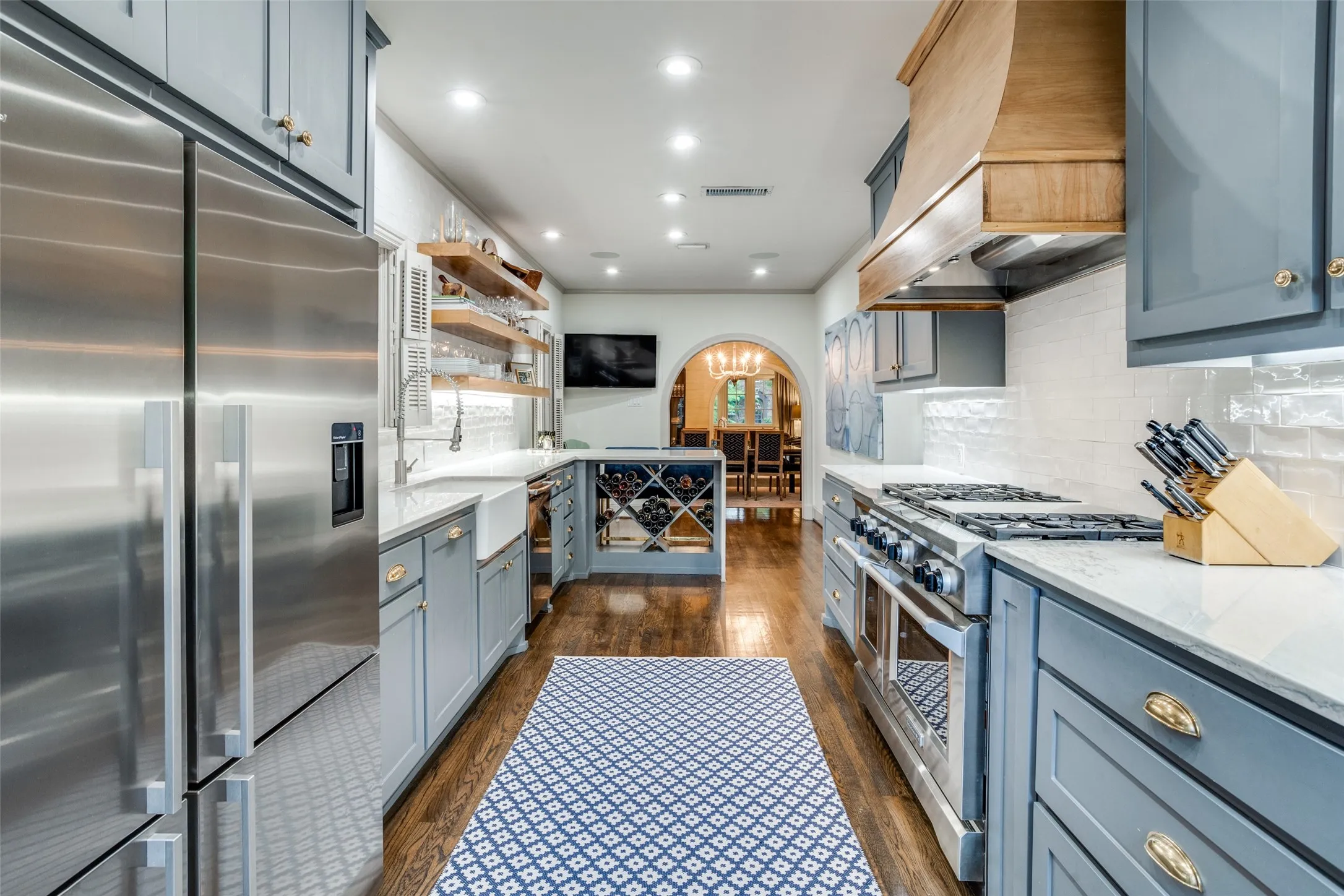 Single Family Residence For Rent in Dallas County , 5422 Merrimac Avenue, Dallas, Texas 75206, 3 Bedroom, 2 Bathroom, 2 Garage spaces, 2,496 Sqft, built in 1927, mls#21382514, Real Estate Agent in Dallas, Homes For Rent in Dallas county, Homes For Rent in Dallas, Realtor in Dallas Texas, Real Estate Brokerage Independent Realty Texas, Luminita Cordes Realtor