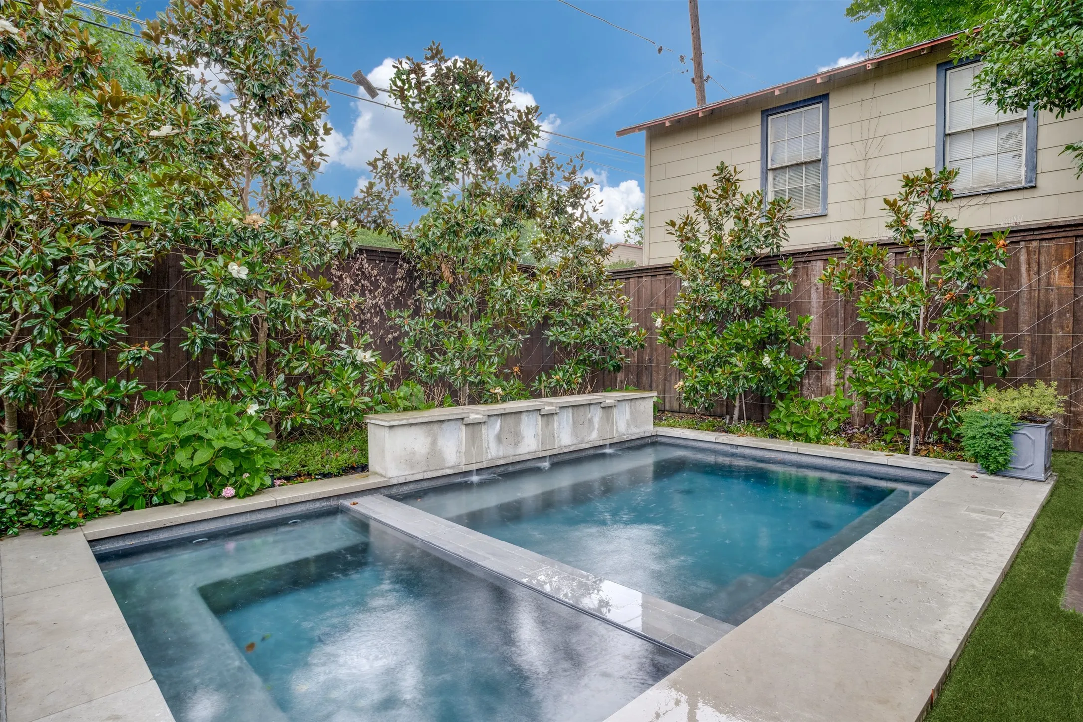 Single Family Residence For Rent in Dallas County , 5422 Merrimac Avenue, Dallas, Texas 75206, 3 Bedroom, 2 Bathroom, 2 Garage spaces, 2,496 Sqft, built in 1927, mls#21382514, Real Estate Agent in Dallas, Homes For Rent in Dallas county, Homes For Rent in Dallas, Realtor in Dallas Texas, Real Estate Brokerage Independent Realty Texas, Luminita Cordes Realtor