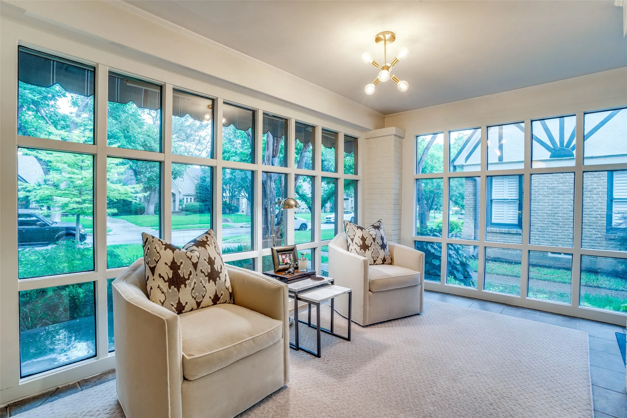 Single Family Residence For Rent in Dallas County , 5422 Merrimac Avenue, Dallas, Texas 75206, 3 Bedroom, 2 Bathroom, 2 Garage spaces, 2,496 Sqft, built in 1927, mls#21382514, Real Estate Agent in Dallas, Homes For Rent in Dallas county, Homes For Rent in Dallas, Realtor in Dallas Texas, Real Estate Brokerage Independent Realty Texas, Luminita Cordes Realtor