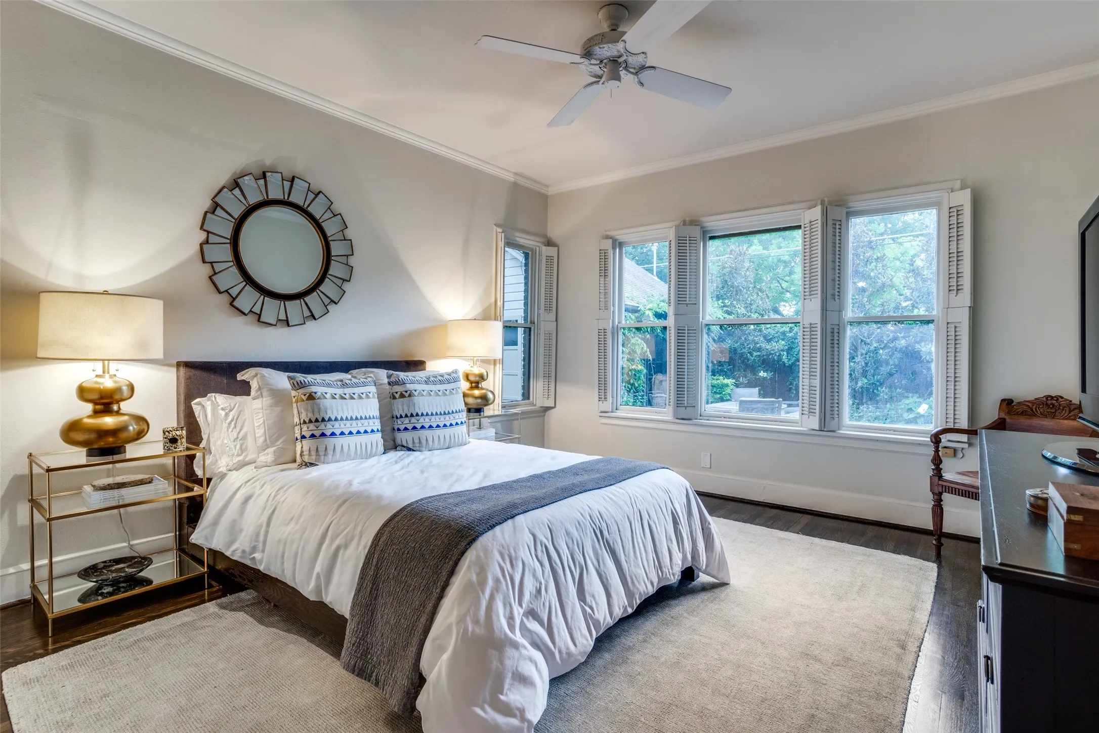 Single Family Residence For Rent in Dallas County , 5422 Merrimac Avenue, Dallas, Texas 75206, 3 Bedroom, 2 Bathroom, 2 Garage spaces, 2,496 Sqft, built in 1927, mls#21382514, Real Estate Agent in Dallas, Homes For Rent in Dallas county, Homes For Rent in Dallas, Realtor in Dallas Texas, Real Estate Brokerage Independent Realty Texas, Luminita Cordes Realtor