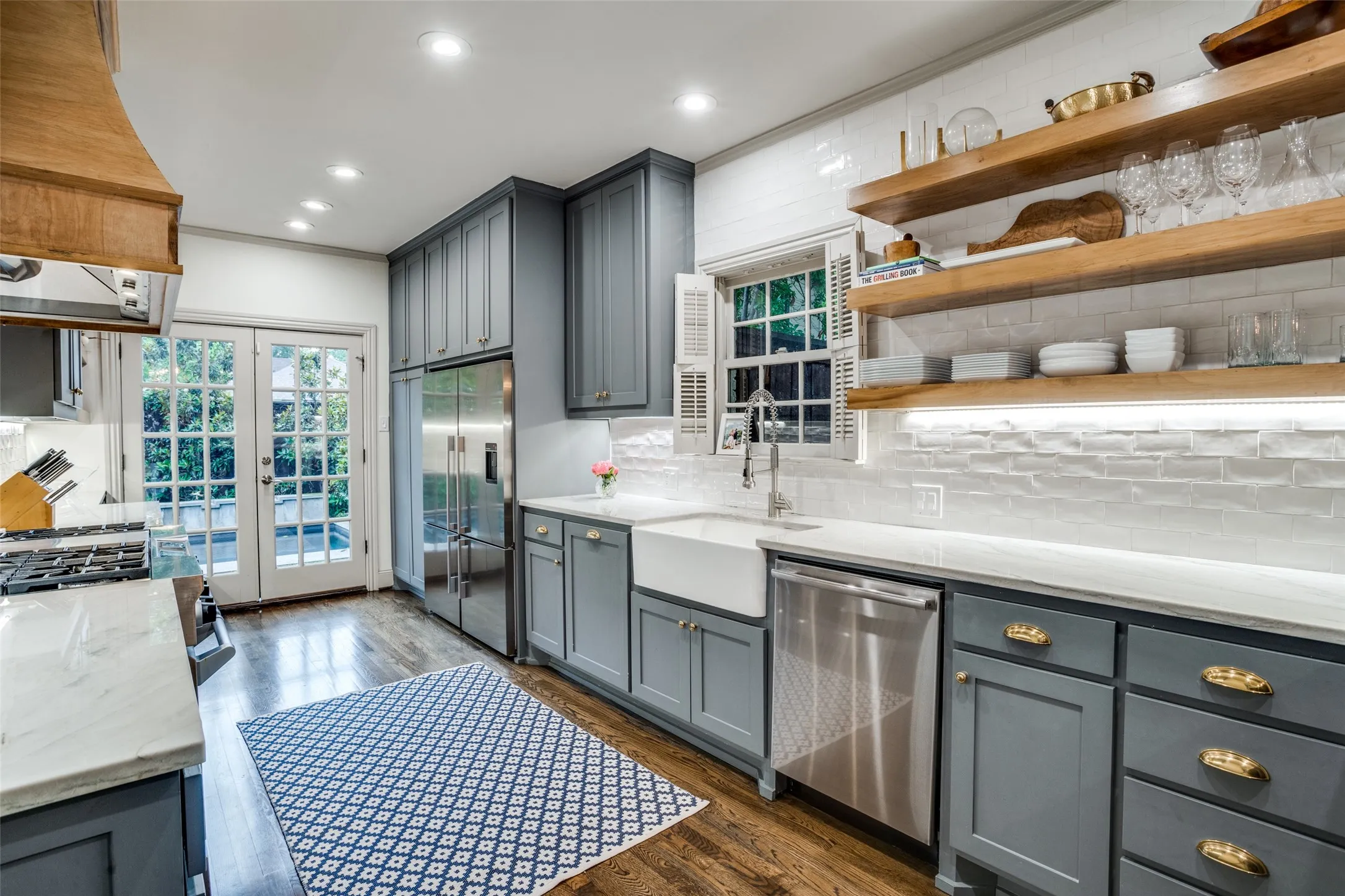 Single Family Residence For Rent in Dallas County , 5422 Merrimac Avenue, Dallas, Texas 75206, 3 Bedroom, 2 Bathroom, 2 Garage spaces, 2,496 Sqft, built in 1927, mls#21382514, Real Estate Agent in Dallas, Homes For Rent in Dallas county, Homes For Rent in Dallas, Realtor in Dallas Texas, Real Estate Brokerage Independent Realty Texas, Luminita Cordes Realtor