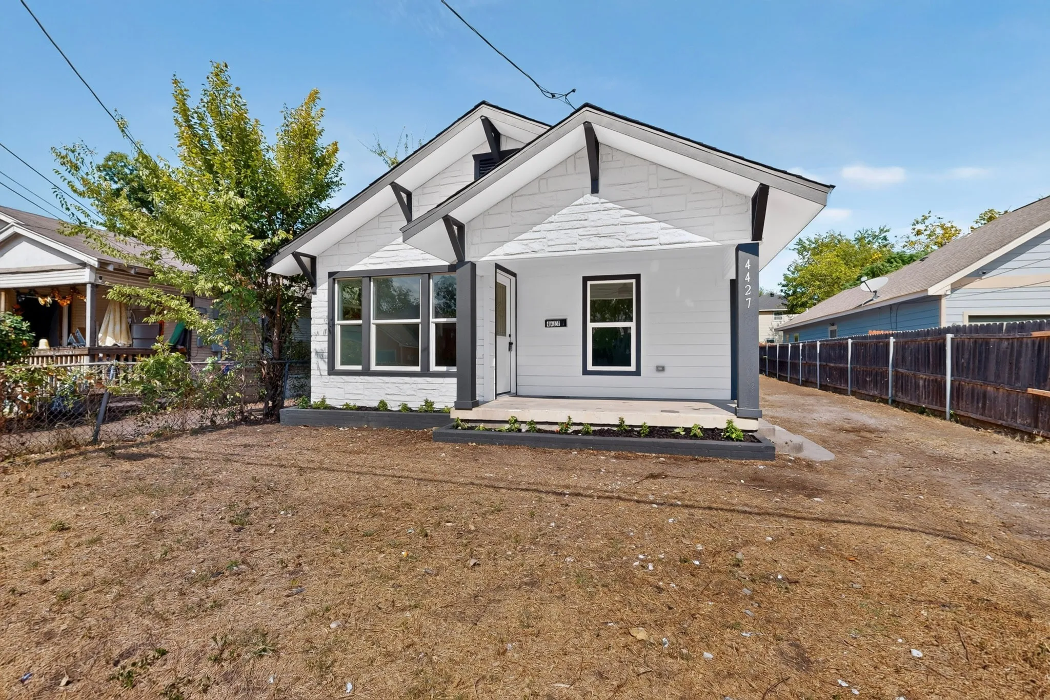 Single Family Residence For Sale in Dallas County , 4427 Frank Street, Dallas, Texas 75210, 3 Bedroom, 2 Bathroom, Garage spaces, 1,223 Sqft, built in 1921, mls#21385042, Real Estate Agent in Dallas, Homes For Sale in Dallas county, Homes For Sale in Dallas, Realtor in Dallas Texas, Real Estate Brokerage Independent Realty Texas, Luminita Cordes Realtor
