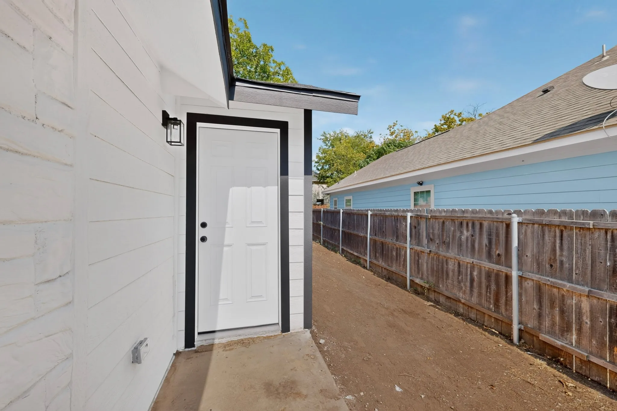 Single Family Residence For Sale in Dallas County , 4427 Frank Street, Dallas, Texas 75210, 3 Bedroom, 2 Bathroom, Garage spaces, 1,223 Sqft, built in 1921, mls#21385042, Real Estate Agent in Dallas, Homes For Sale in Dallas county, Homes For Sale in Dallas, Realtor in Dallas Texas, Real Estate Brokerage Independent Realty Texas, Luminita Cordes Realtor