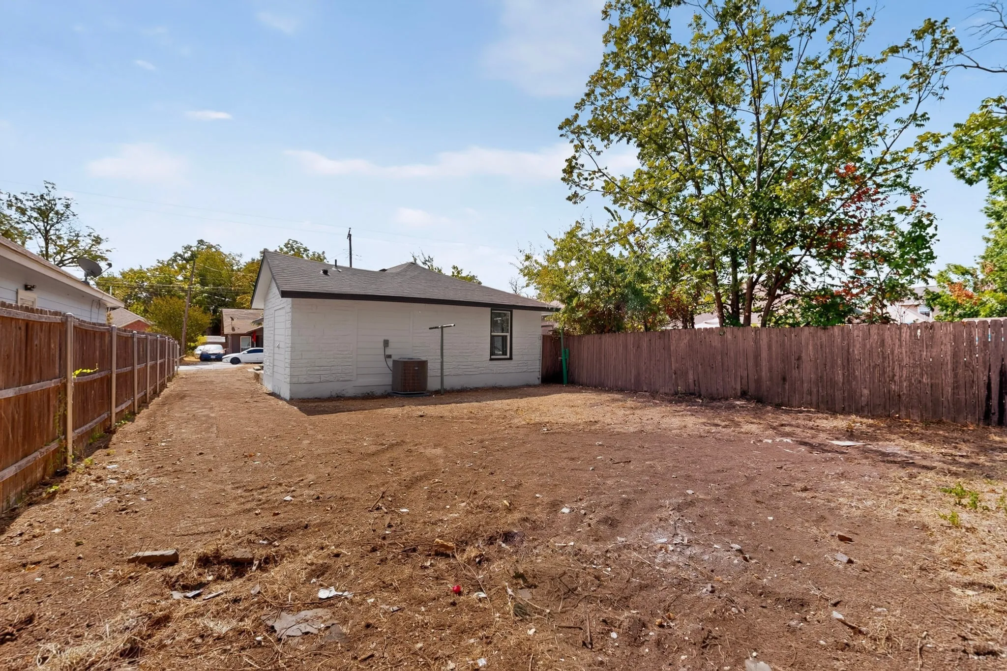 Single Family Residence For Sale in Dallas County , 4427 Frank Street, Dallas, Texas 75210, 3 Bedroom, 2 Bathroom, Garage spaces, 1,223 Sqft, built in 1921, mls#21385042, Real Estate Agent in Dallas, Homes For Sale in Dallas county, Homes For Sale in Dallas, Realtor in Dallas Texas, Real Estate Brokerage Independent Realty Texas, Luminita Cordes Realtor